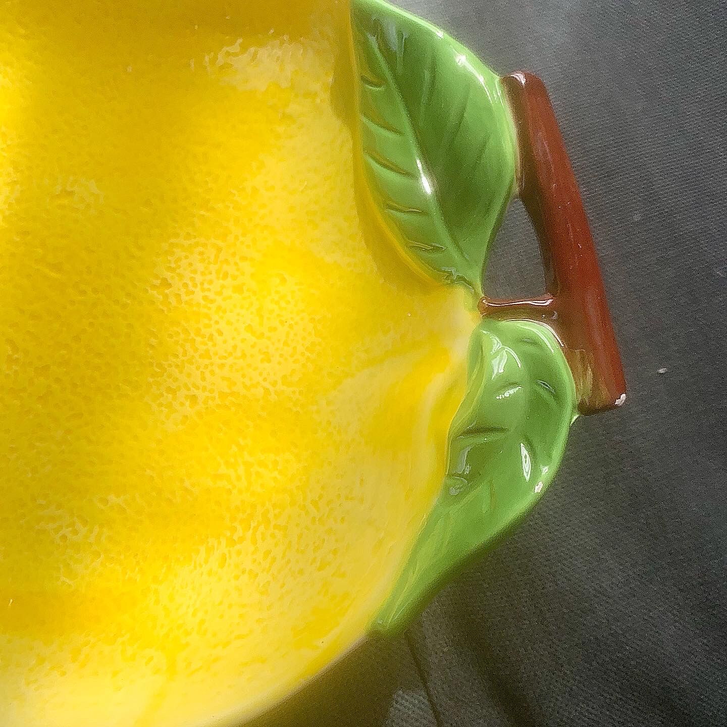 Lemon decorative plate