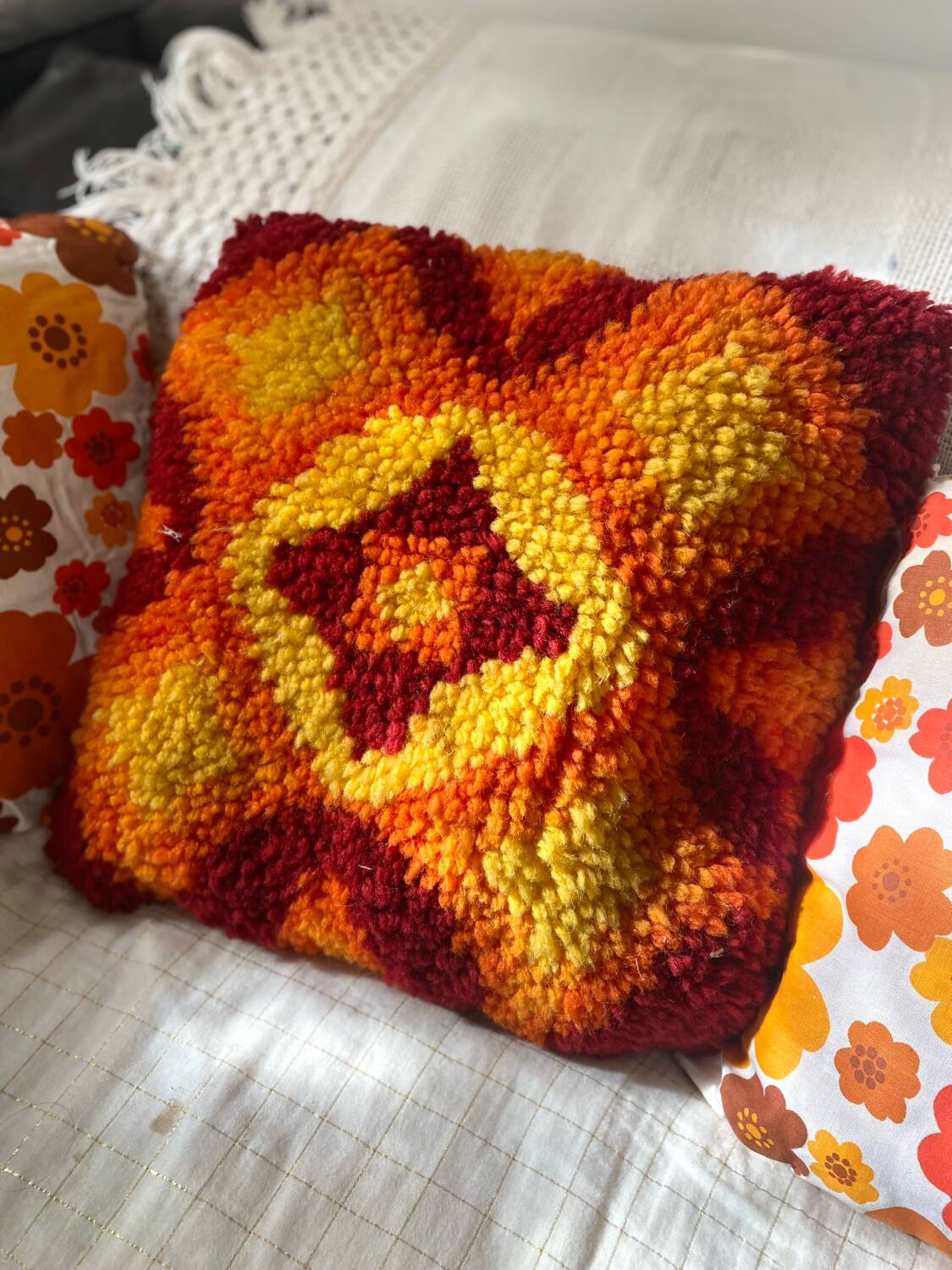 Coussin décoratif au Punch Needle 70