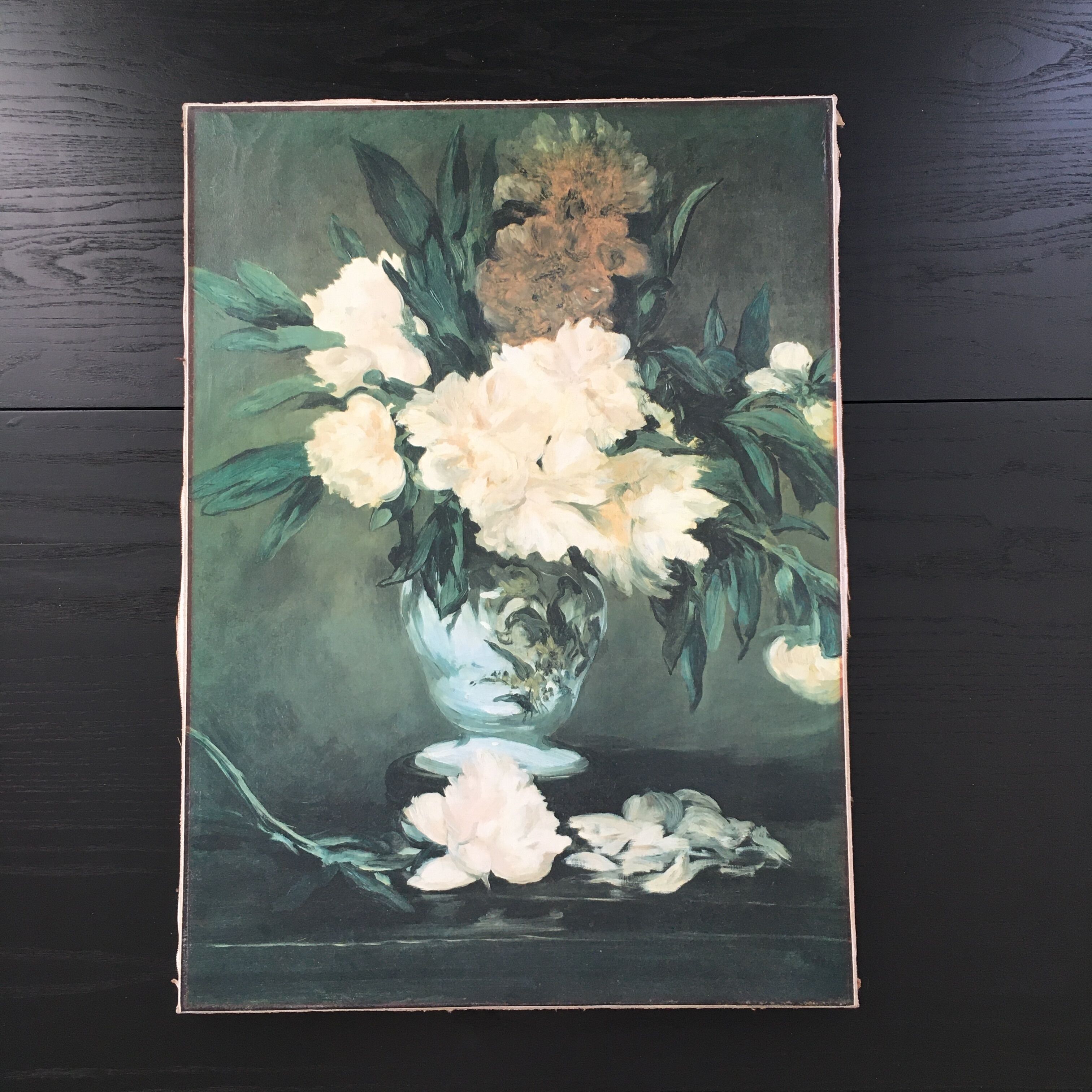 White bouquet reproduction table