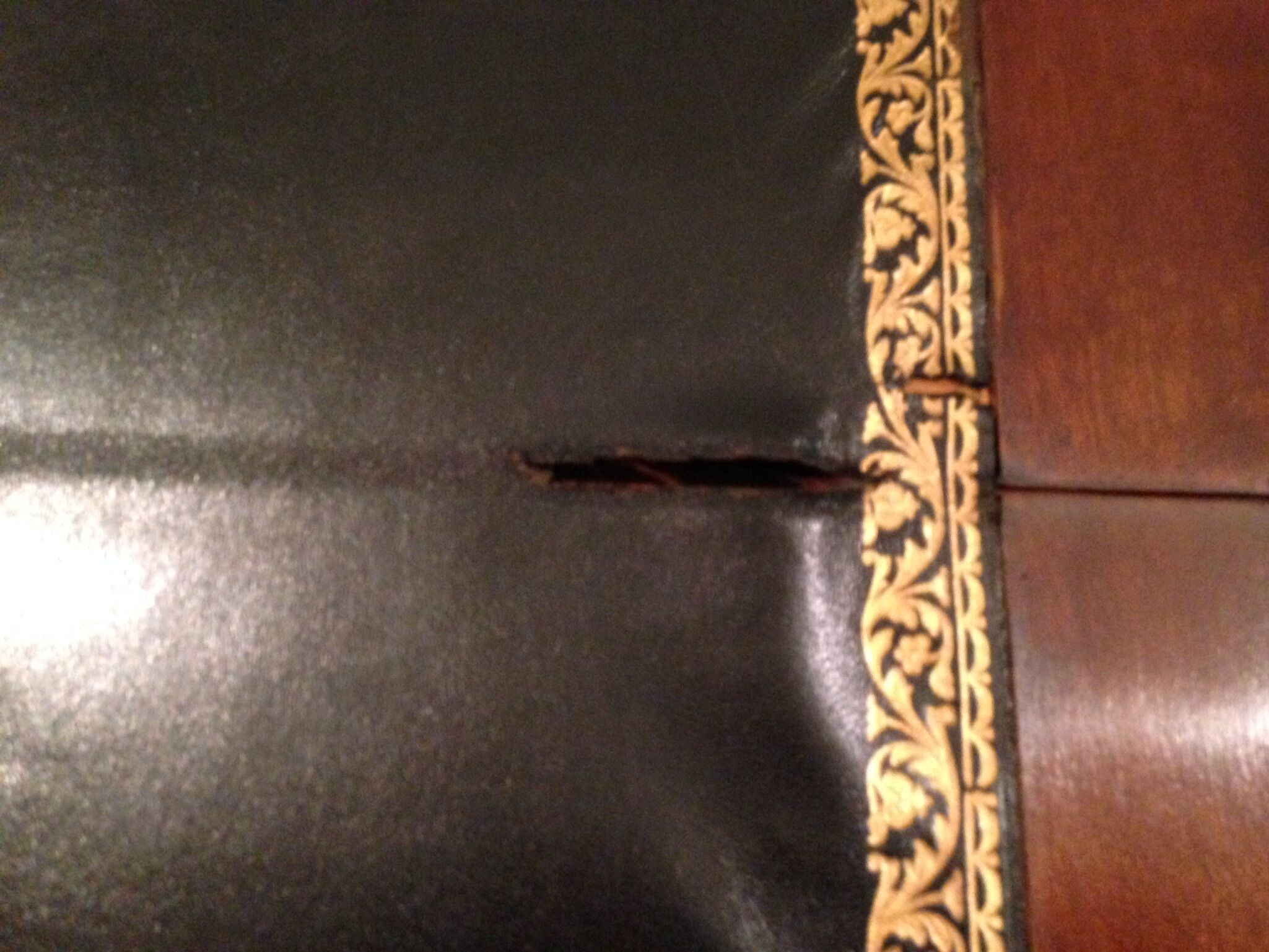 19th game Louis XVI table