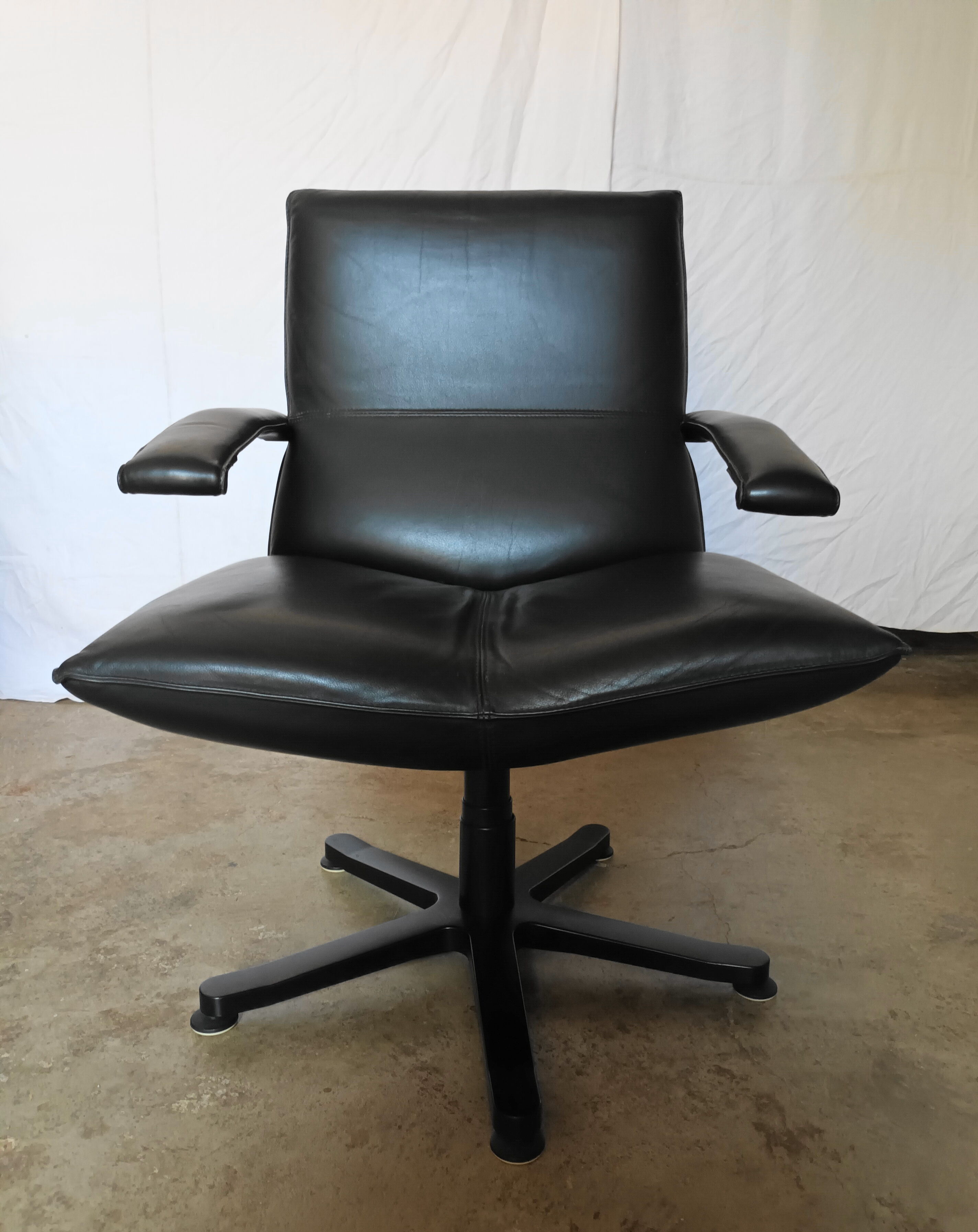 Office armchair in leather by Jean Louis Berthet pure Mobilier International, 80s