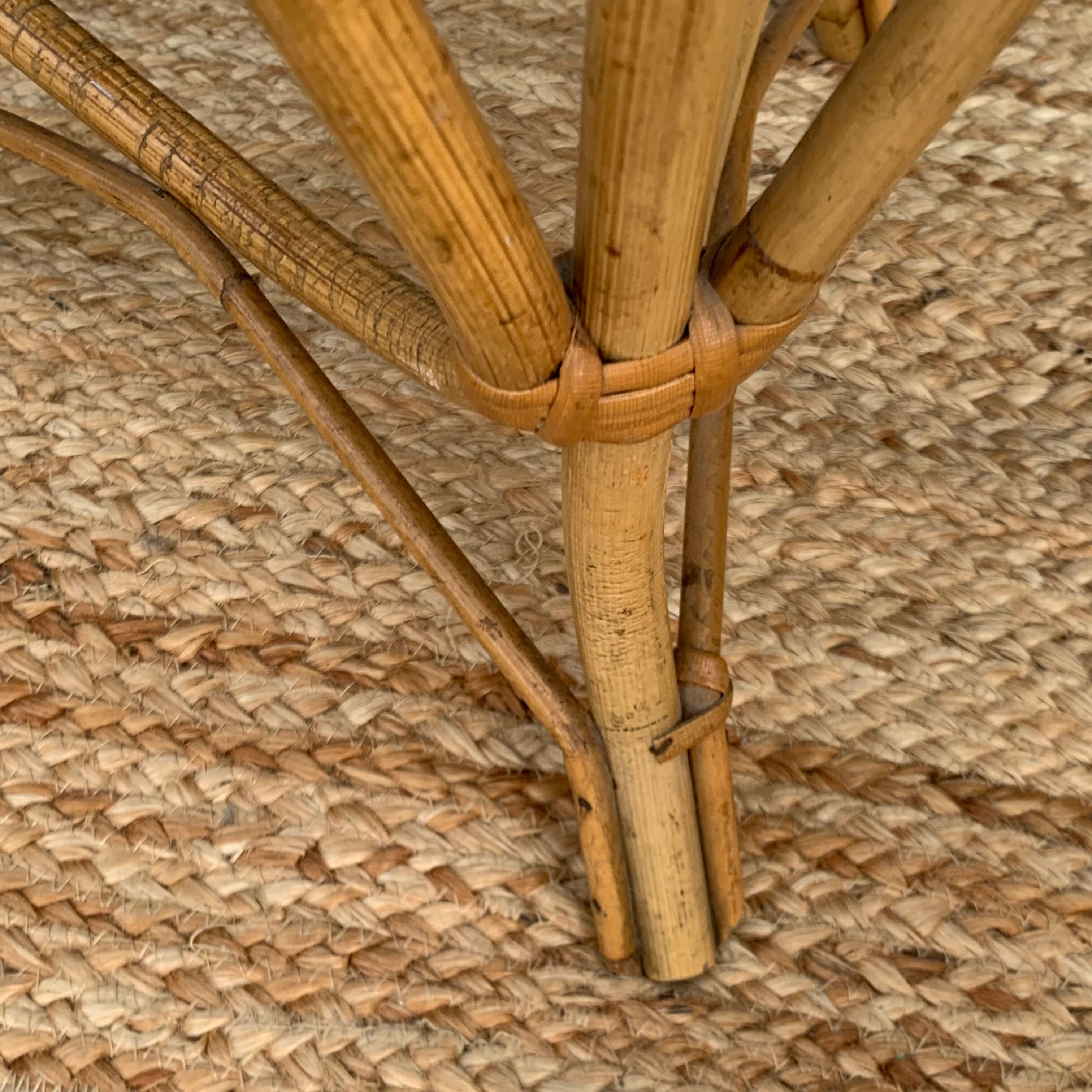 Rattan living room, set of 2 armchairs and a coffee table