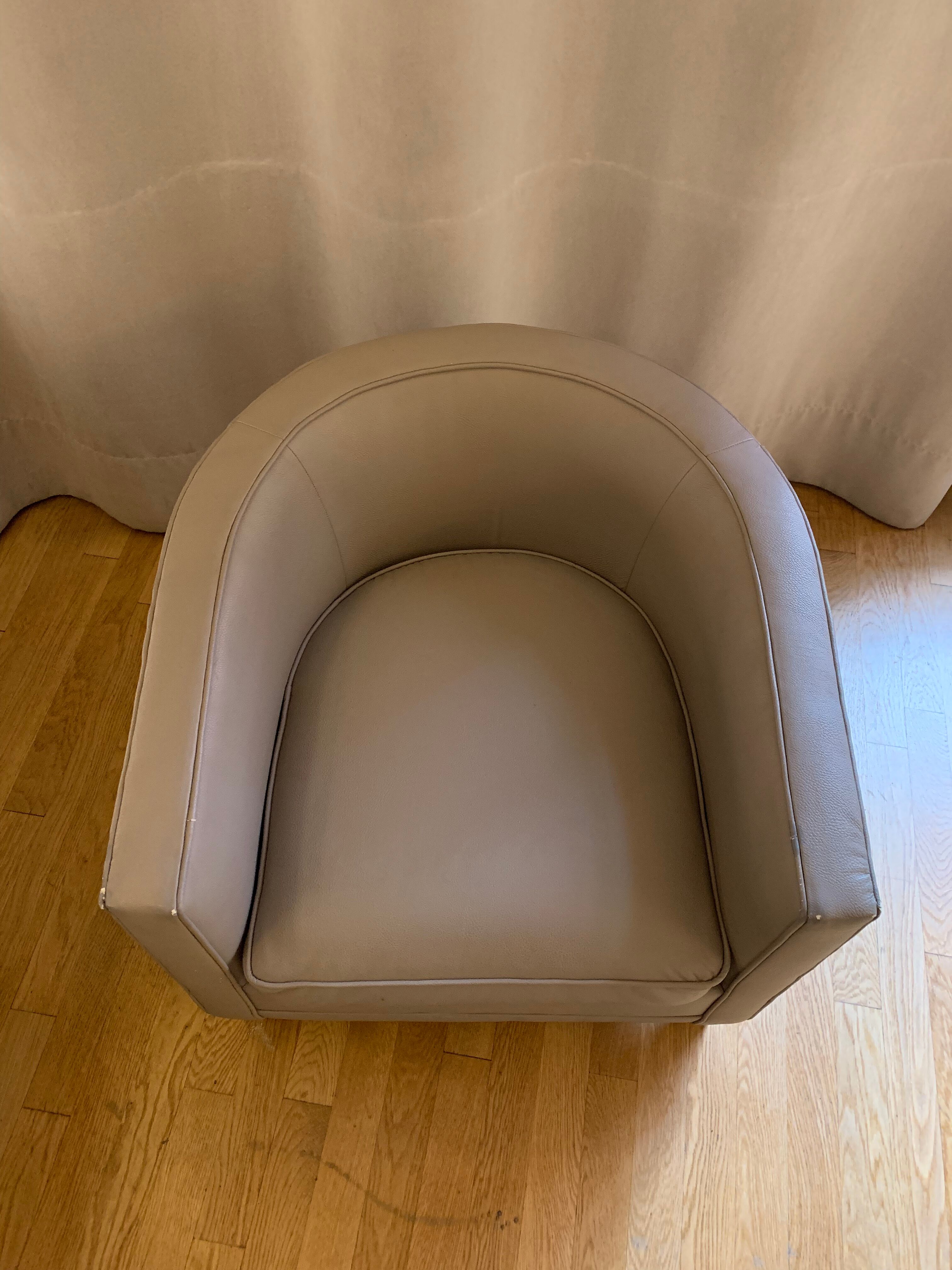 Fauteuil modèle Normandie Philippe Hurel taupe