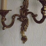 Vintage French bronze wall sconce with acanthus leaves and two light arms 51