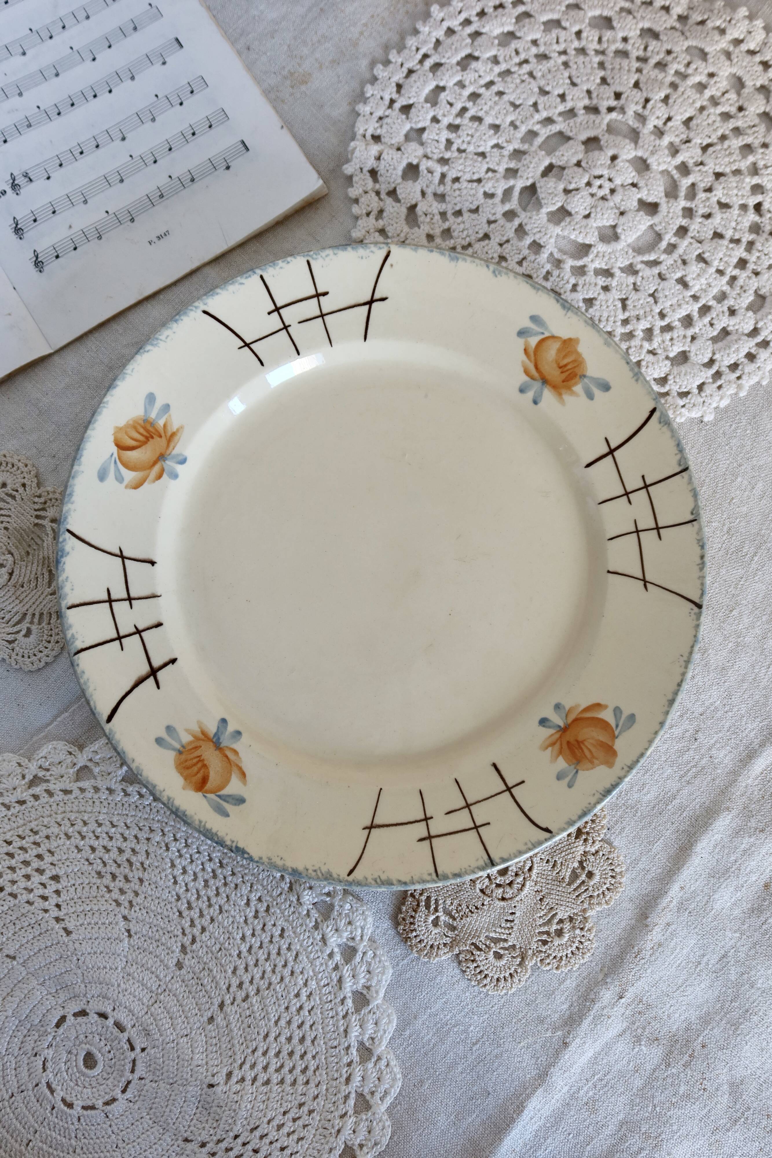 Vintage Round Earthenware Serving Dish - Delicate Floral Decor