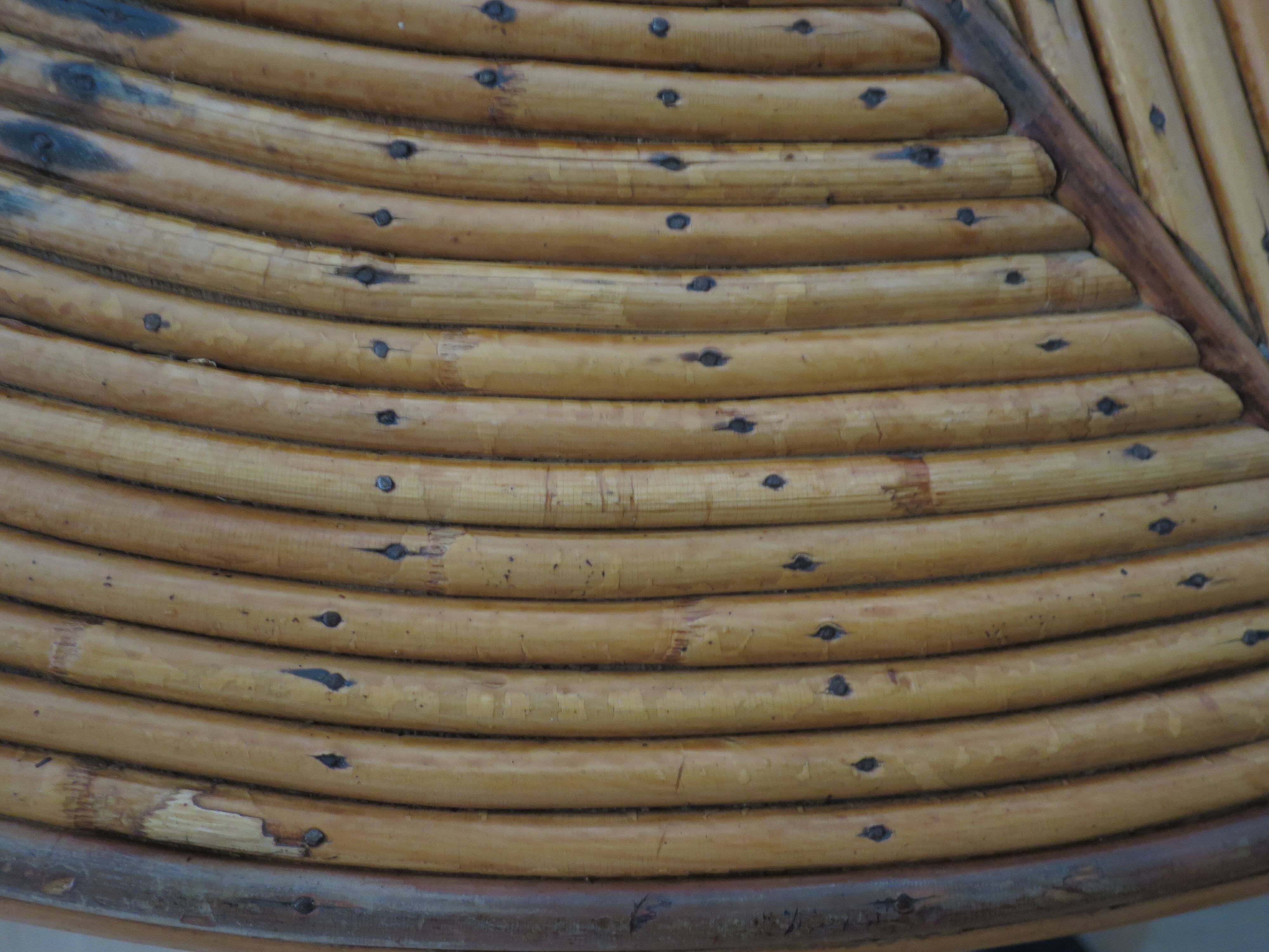 Table basse ronde bambou rotin et bois motif étoile années 80