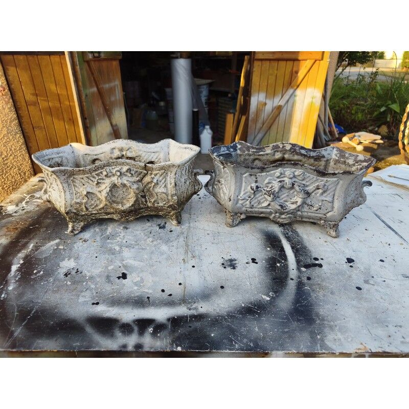 Pair of cast iron planters from 1900 in Charleville - Mézières