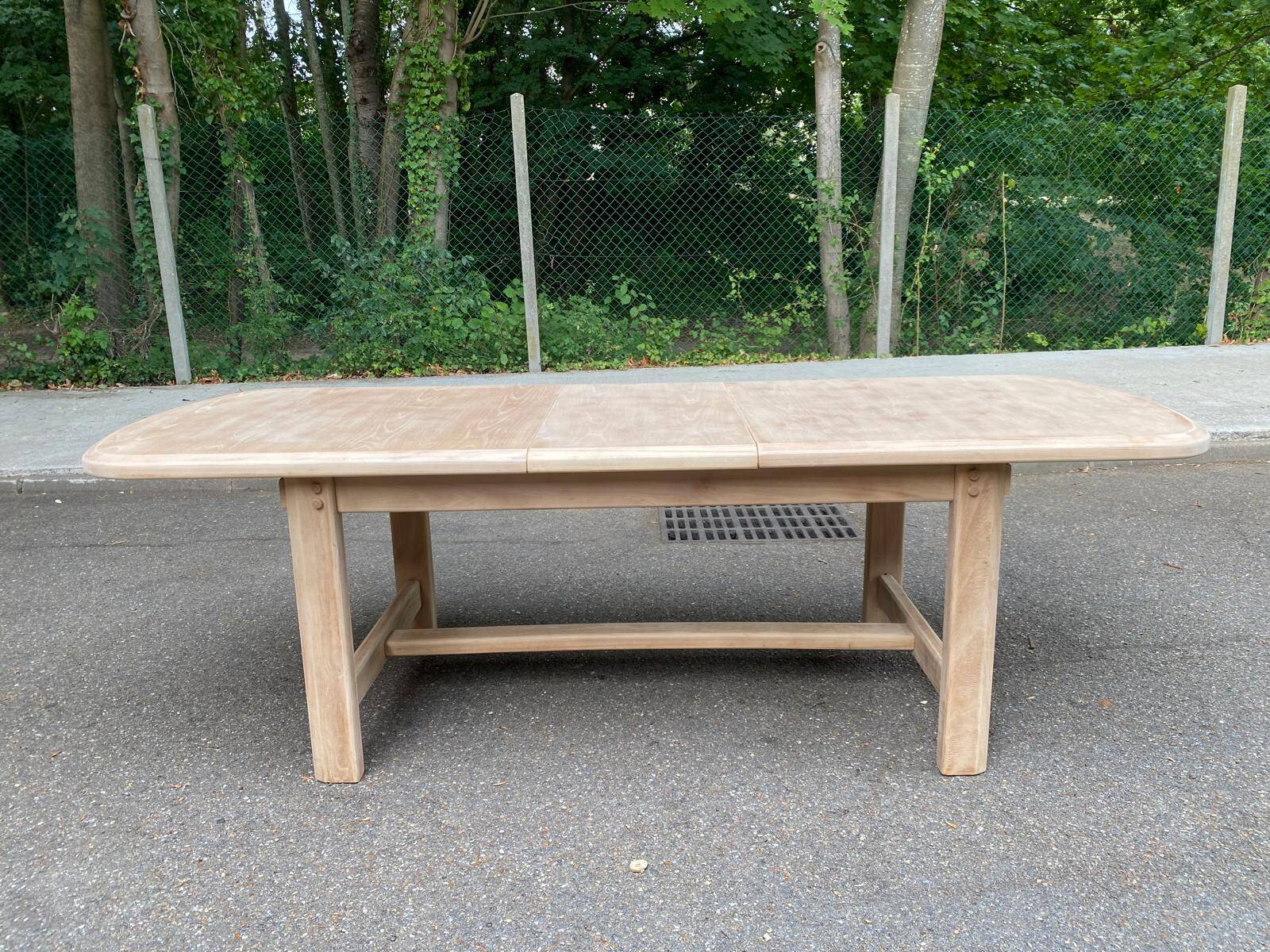 Extendable dining table in solid elm, Maison Regain brutalist 70s.