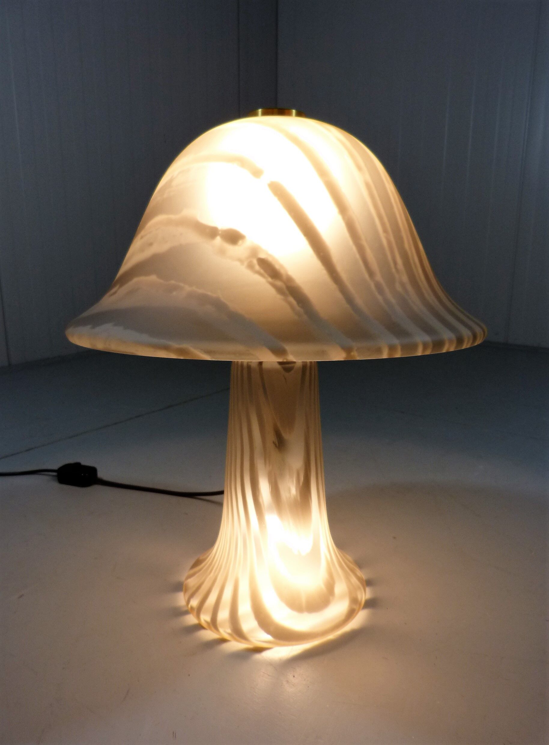 Peill & Putzler glass mushroom table lamp, Germany