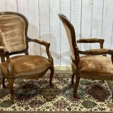 Paire de fauteuils de style Louis XV en hêtre du XXème