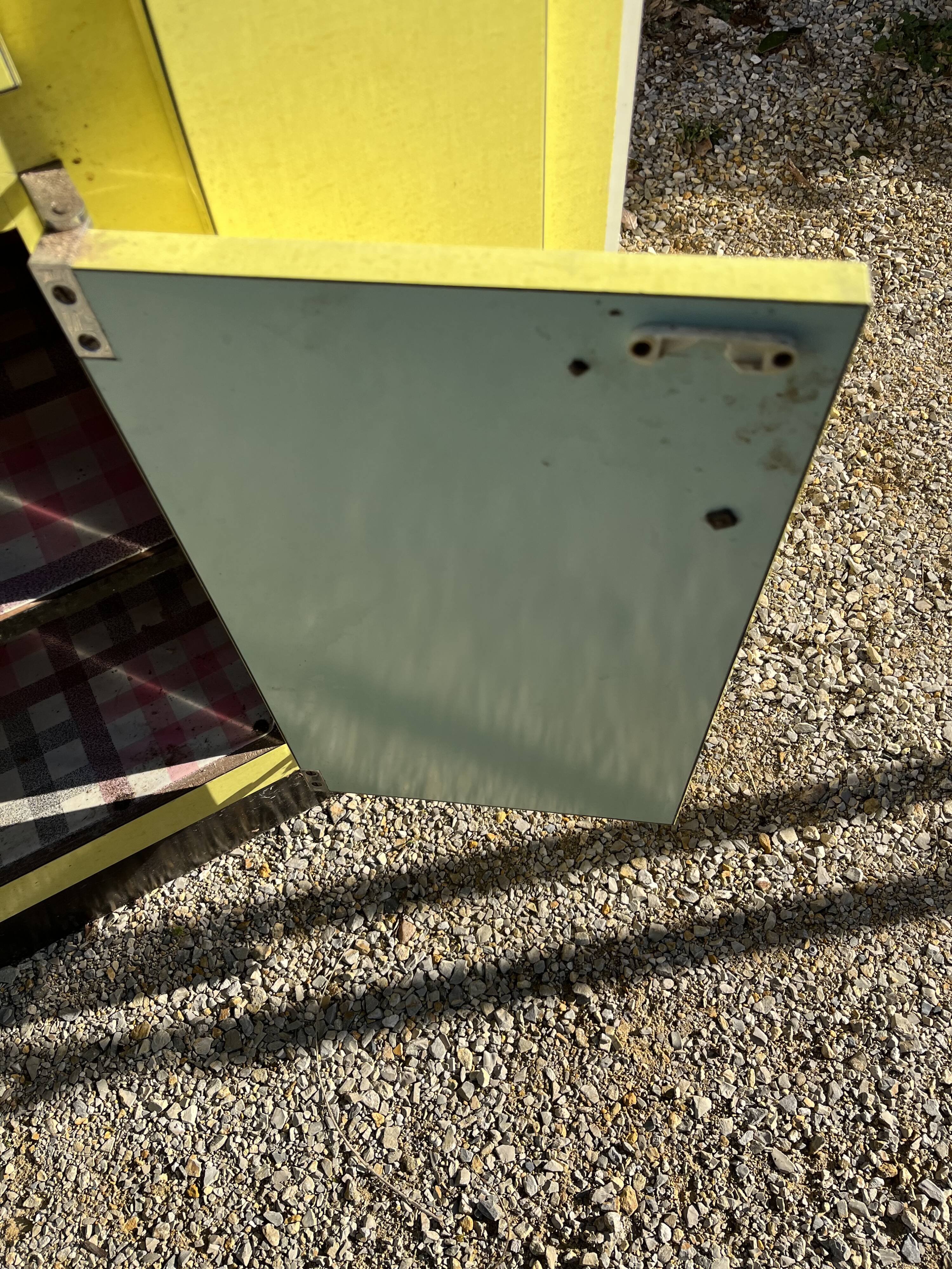 Kitchen furniture in Formica