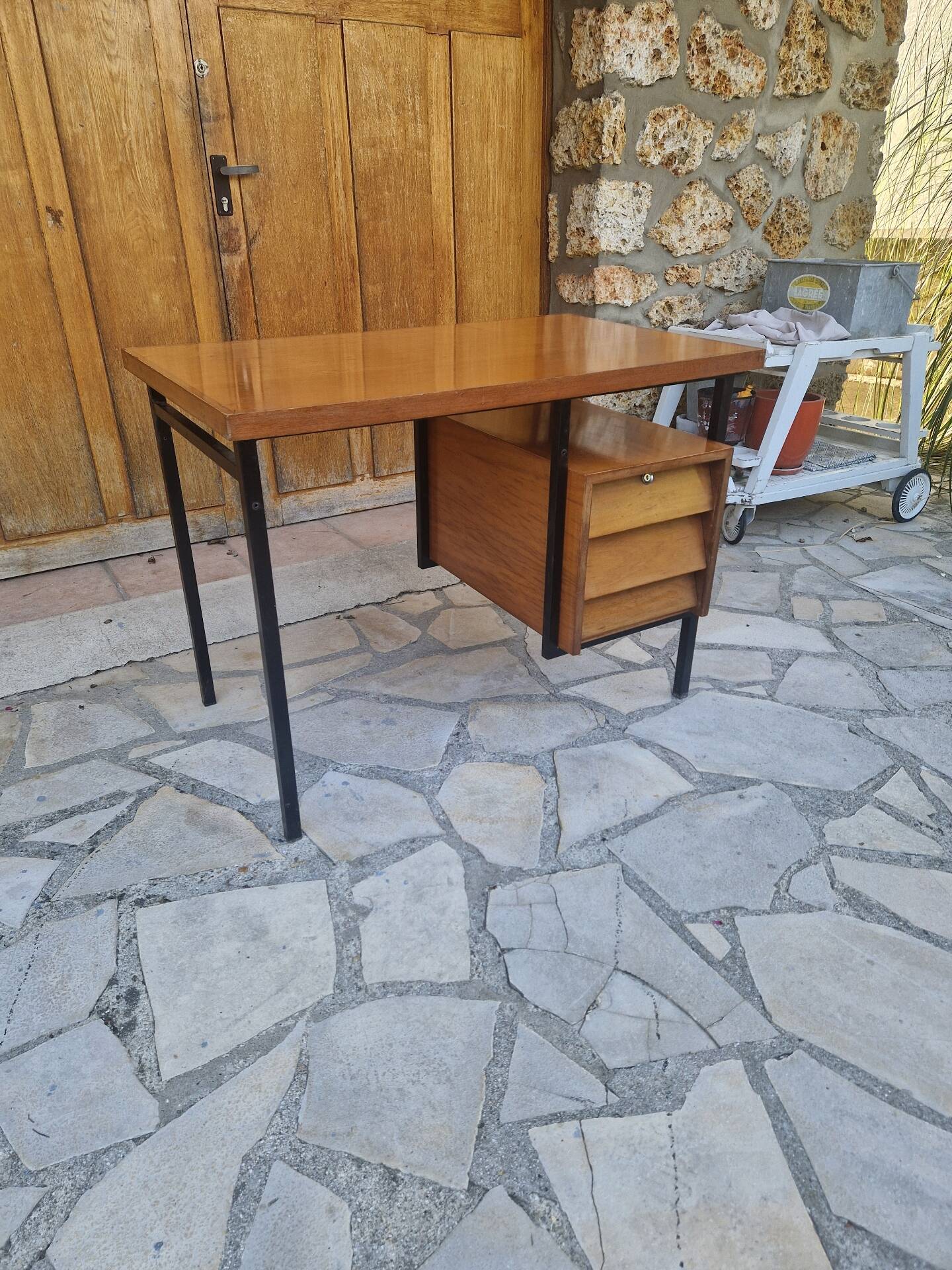 Bureau scandinave moderniste