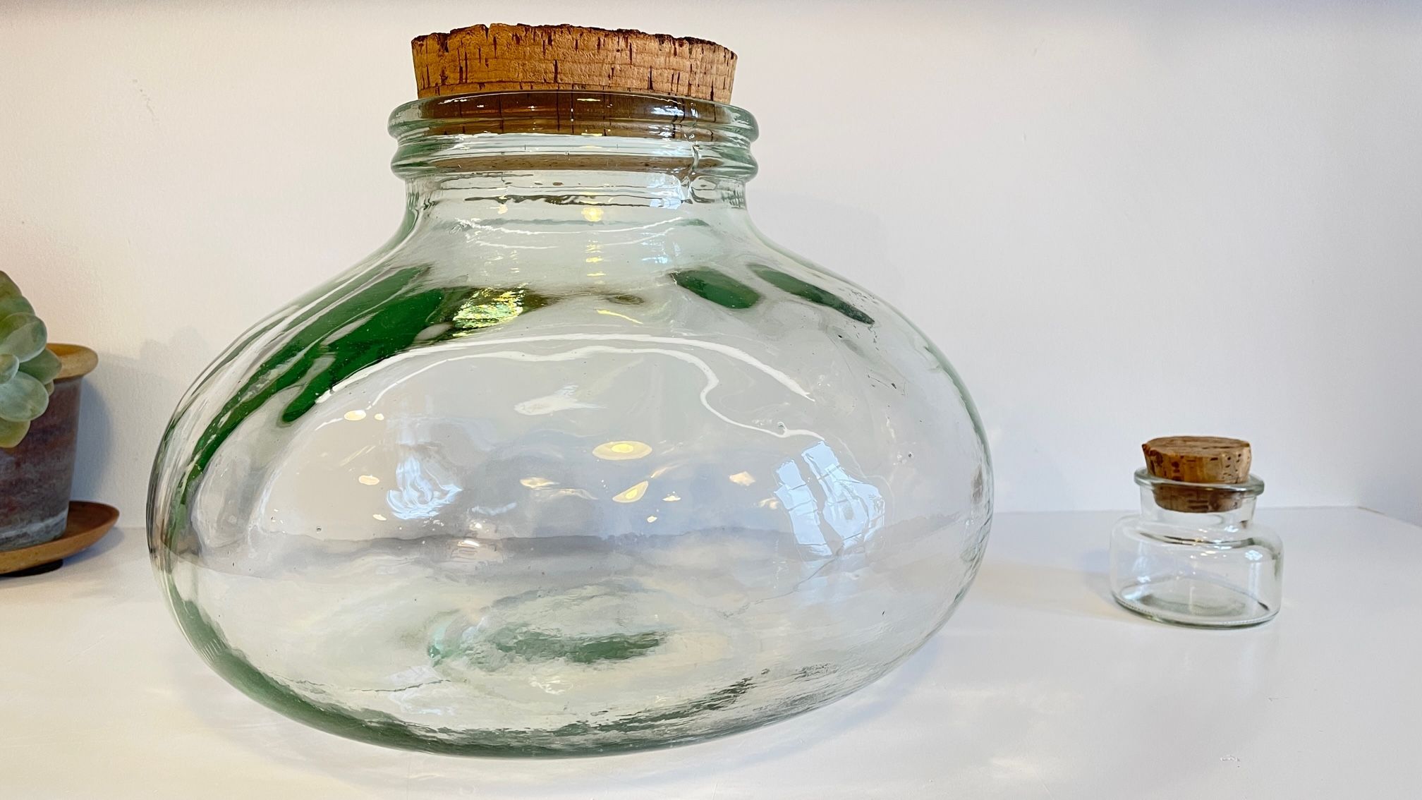 Bonbonnes vintage en verre soufflé et liège