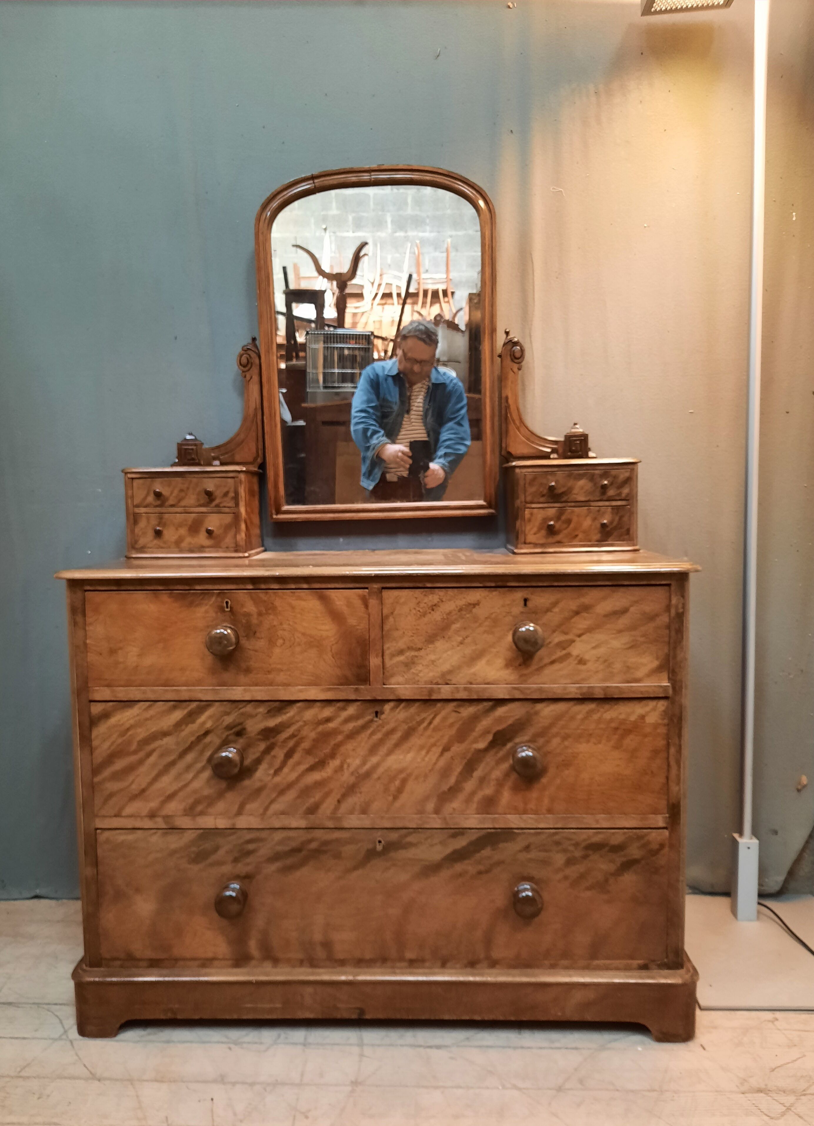 Mahogany toilet chest of drawers