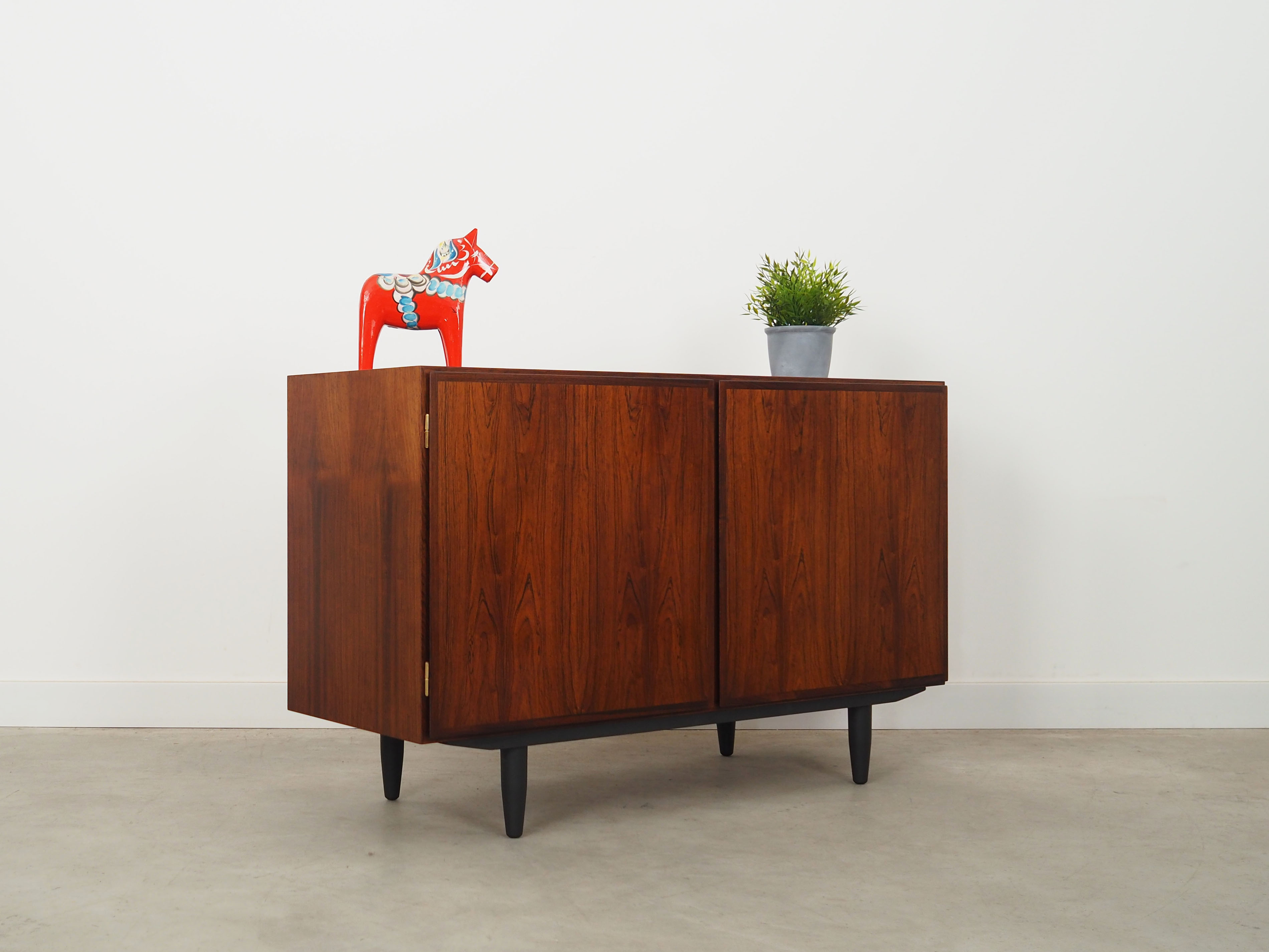 Rosewood cabinet, Danish design, 1970s, manufactured by Omann Jun