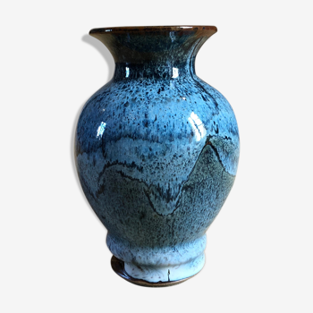 Signed vase in glazed ceramic