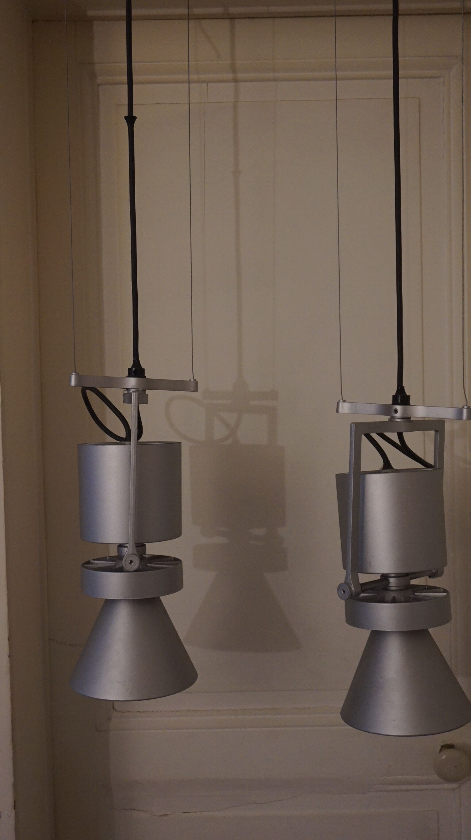 2 suspensions Renzo Piano for the Beaubourg Museum