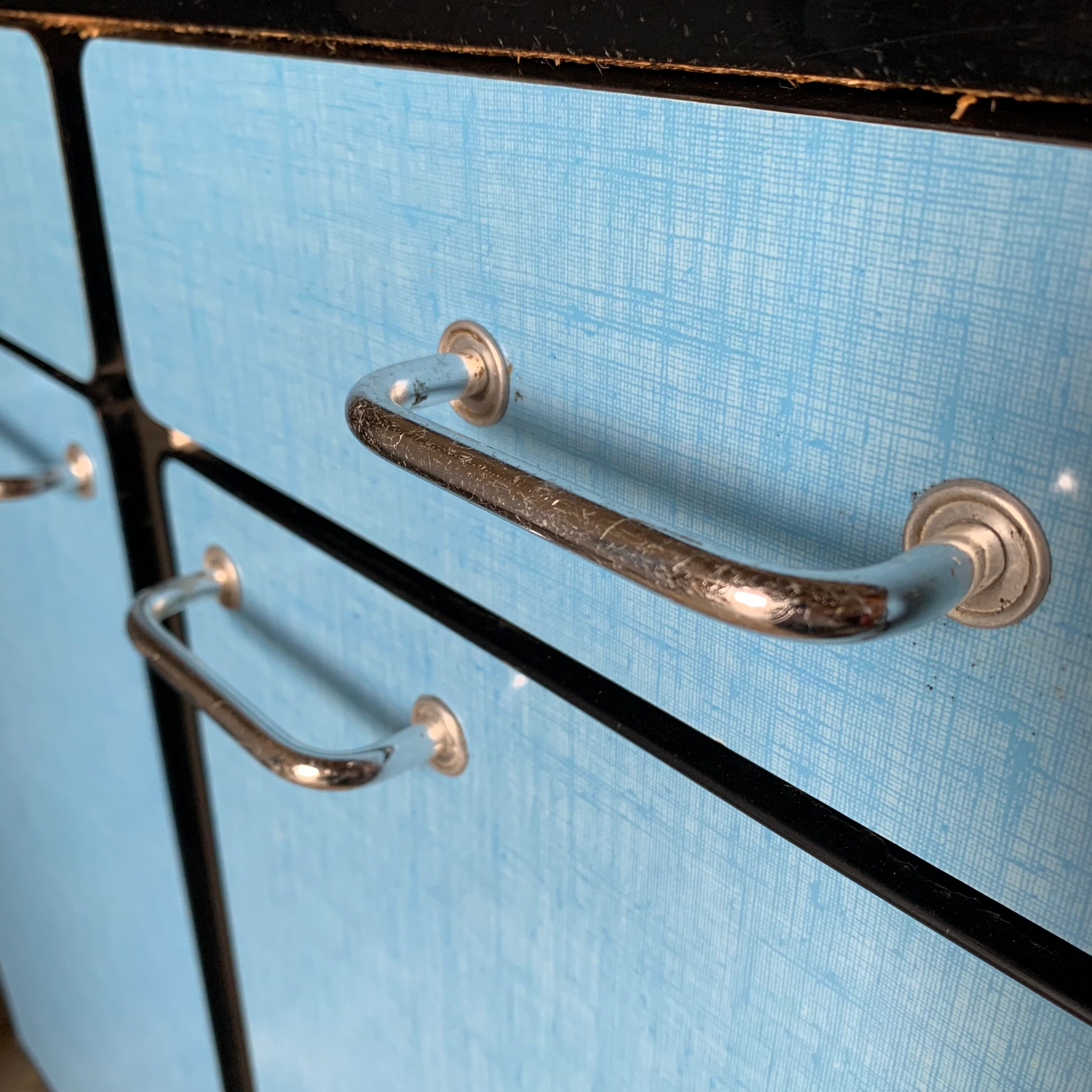 Buffet formica bleu