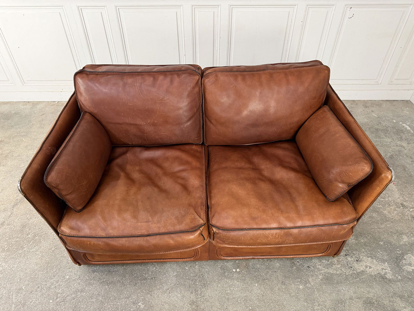 1980s two-seater leather sofa