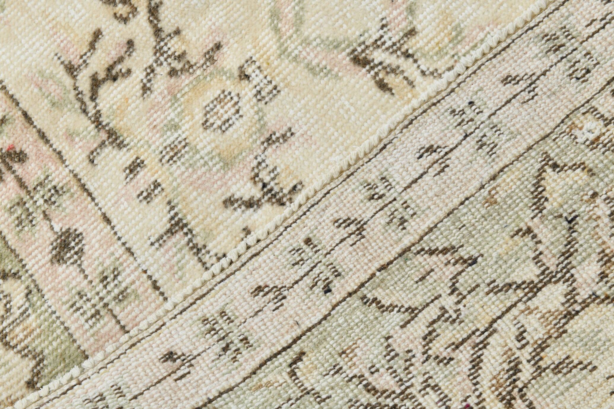 Tapis Vintage Beige et Vert Sauge Motifs Floraux Médaillon, 187x305 Cm