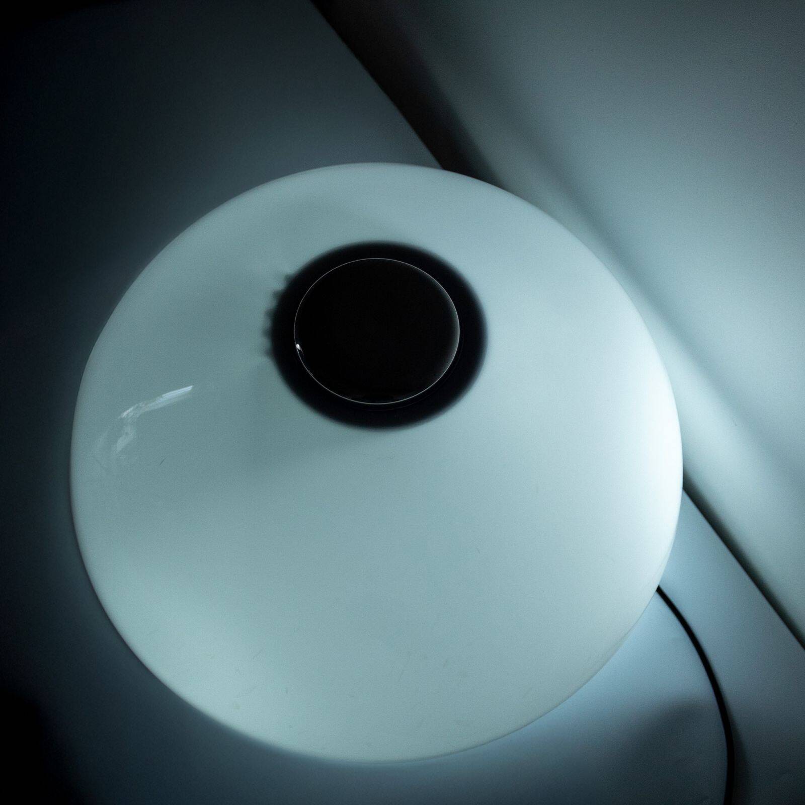 Lampe de table Guzzini de style spatial, modèle 4030, Italie 1970