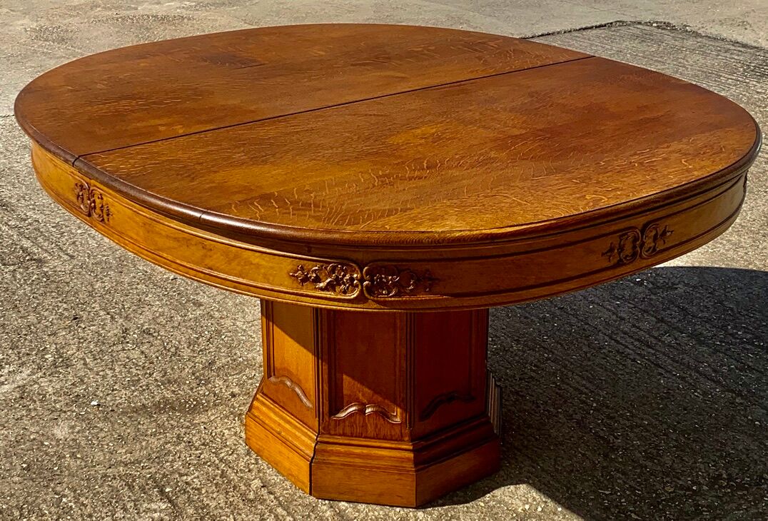 Art Deco table 1930 oval solid oak with extensions