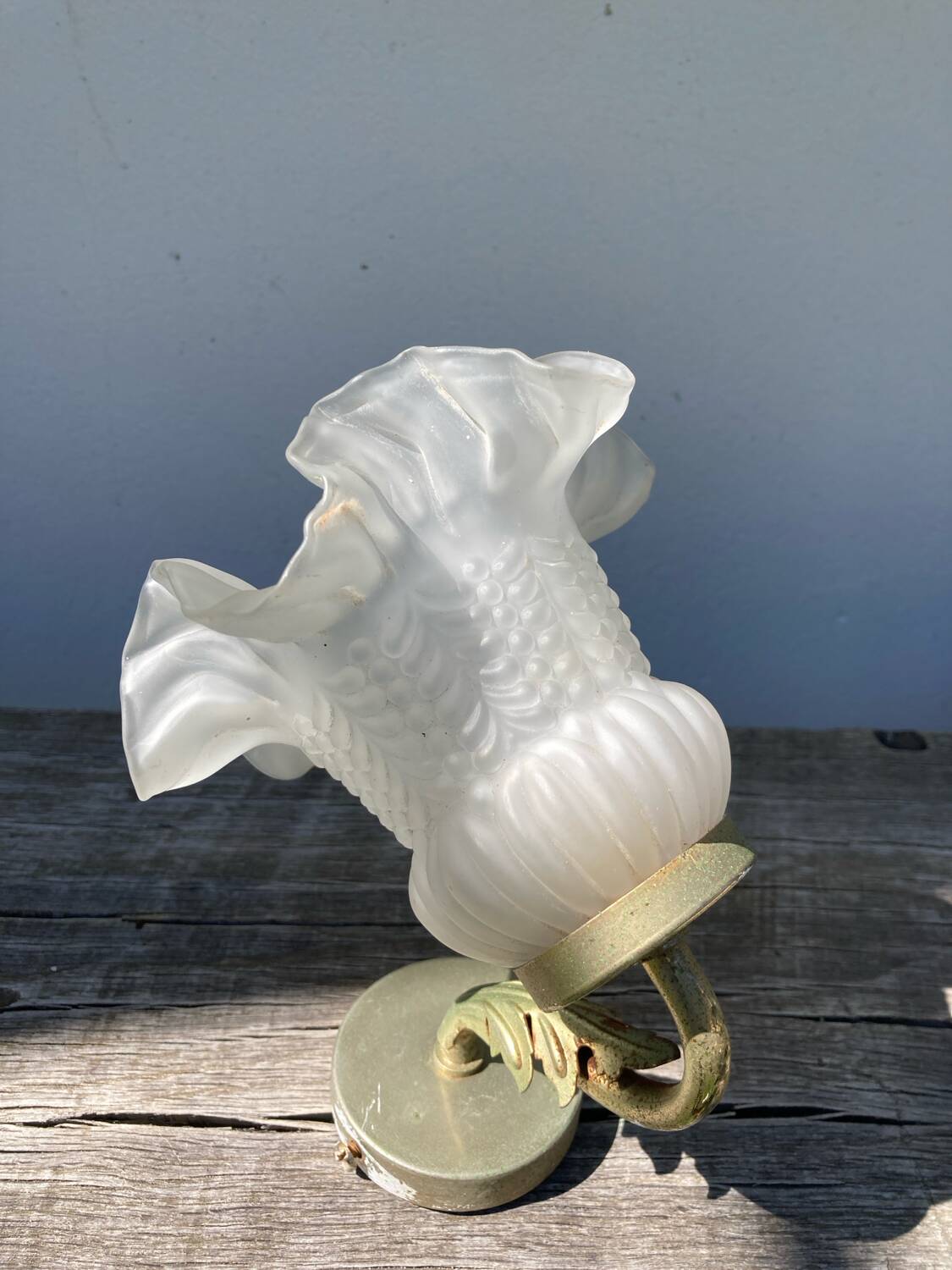 Flower wall lamp in glass paste