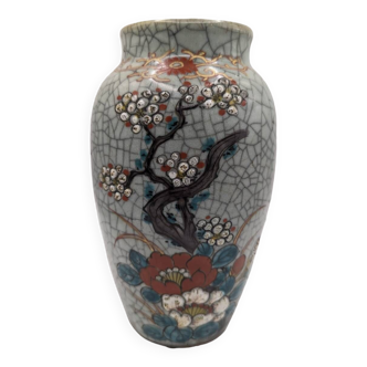 Vase asiatique en céramique motif floral classique