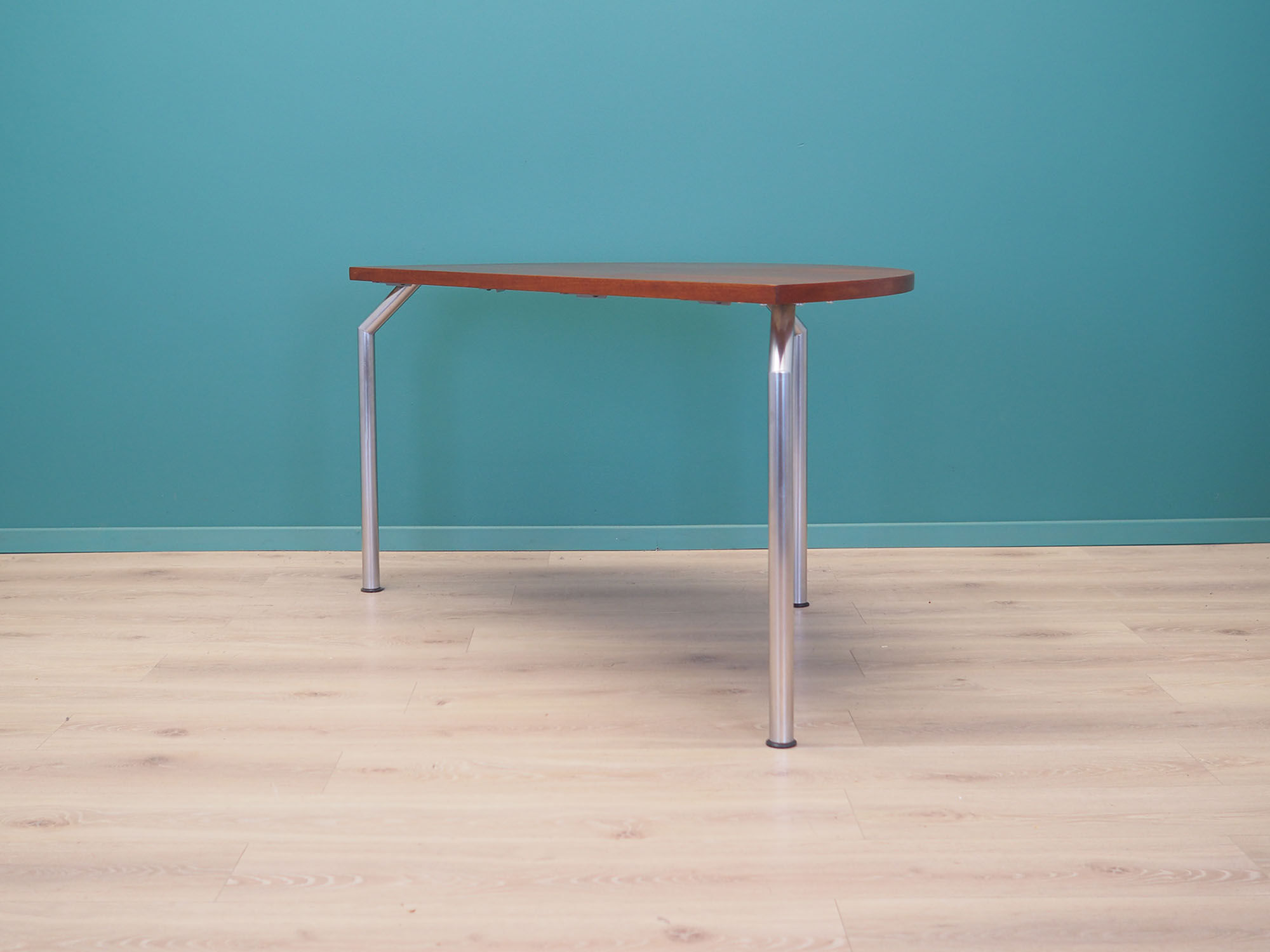 Table demi-ronde en teck, design danois, années 1970, fabricant: Bent Krogh