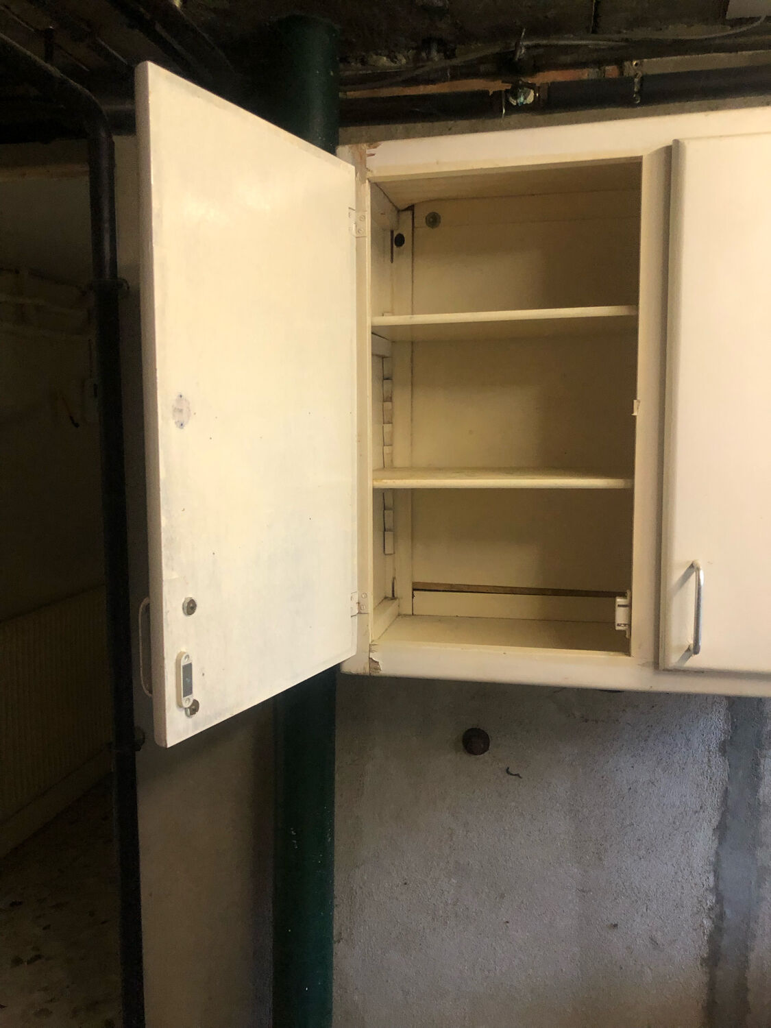 Vintage kitchen top cabinet