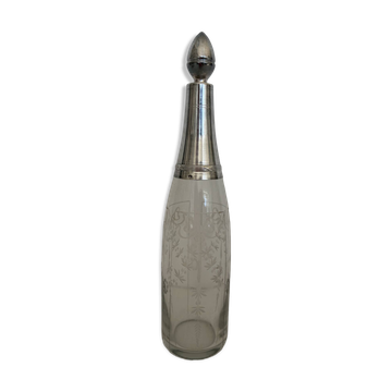 Carafon an verre ciselé et argent