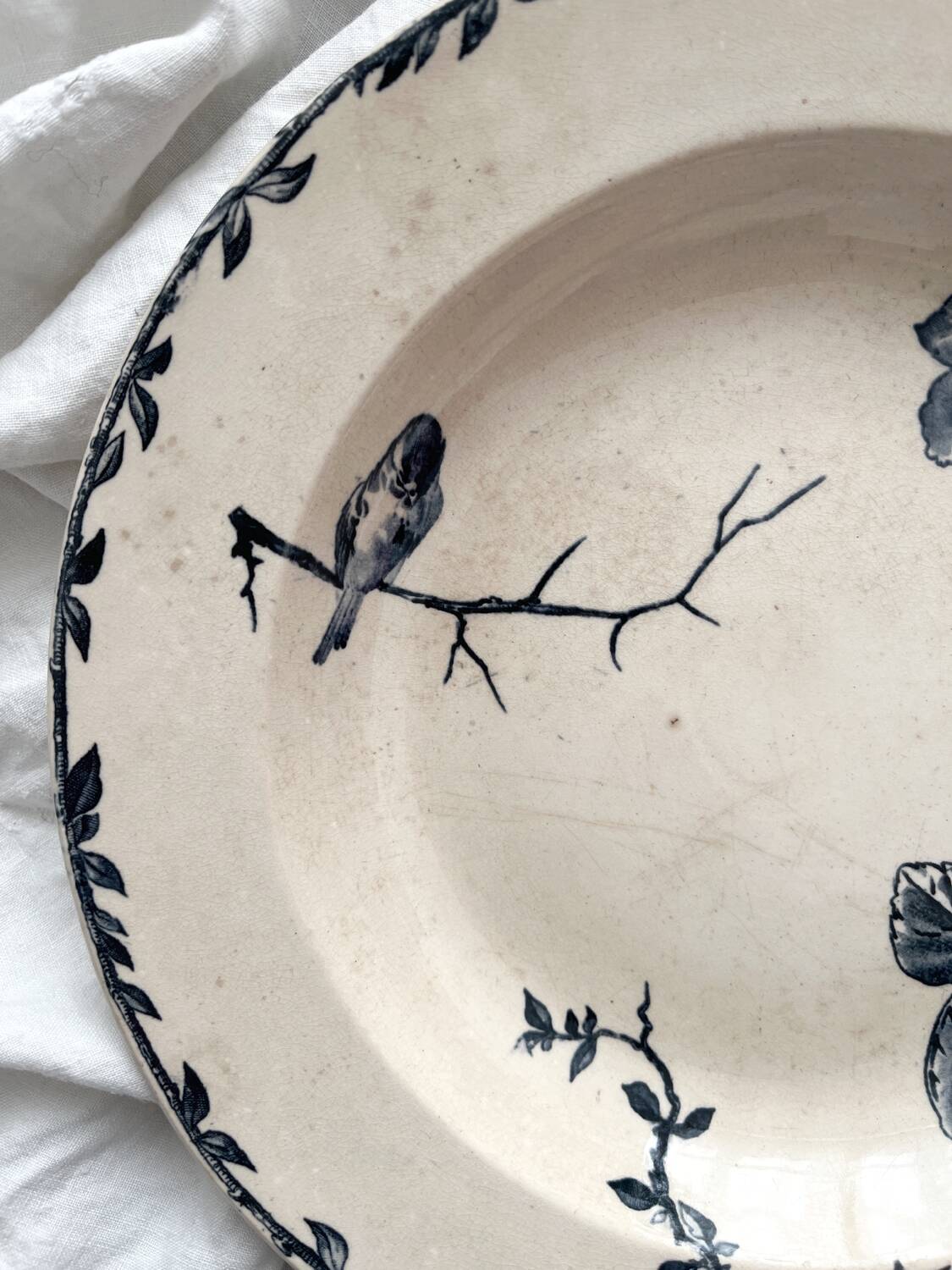 Assiette creuse en terre de fer « Oxford » Choisy le Roi