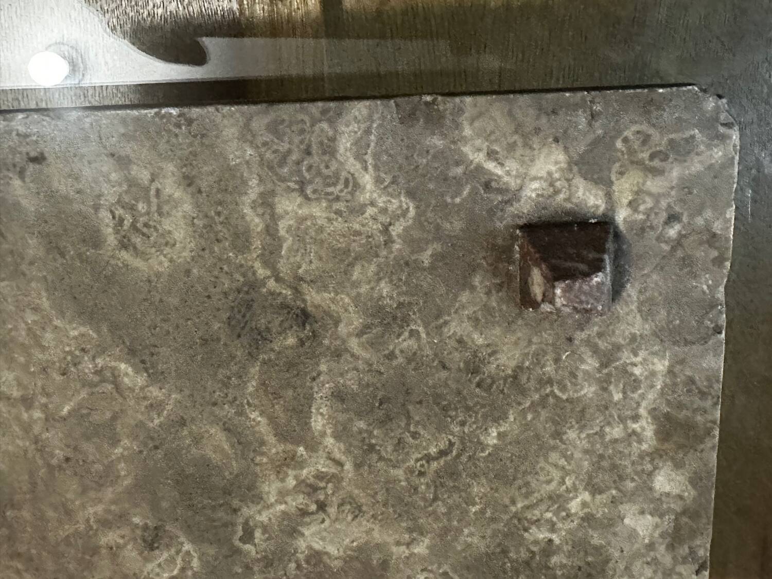 Trivet, base in ancient marble