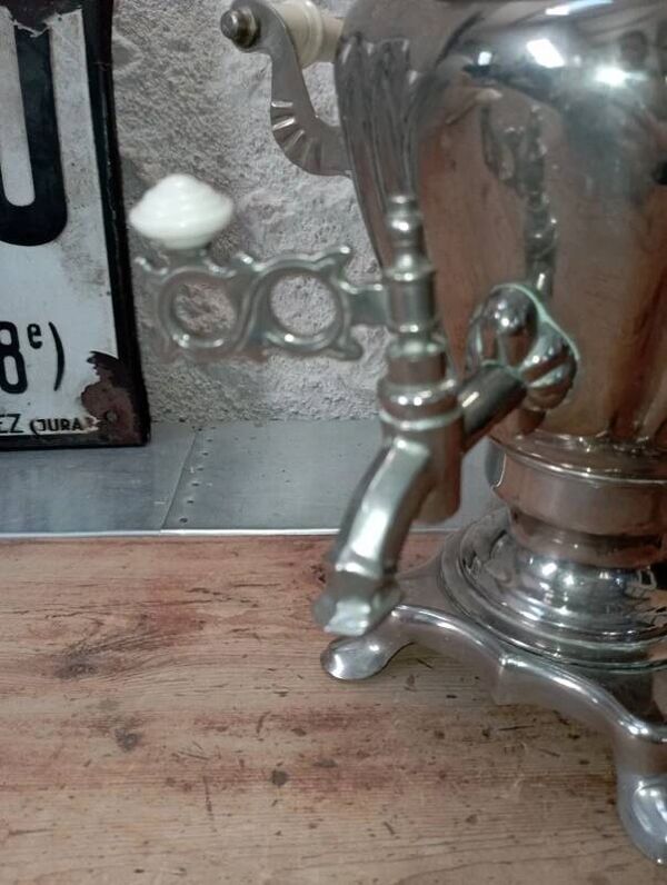 Samovar bouilloire électrique Russe ancienne en métal argenté