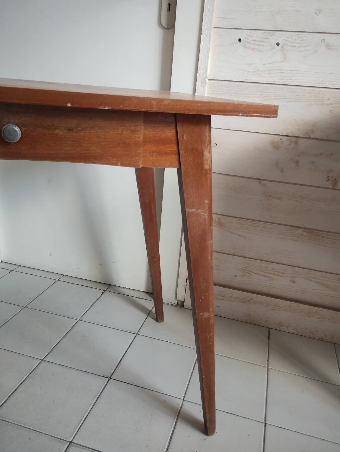 Compass leg desk