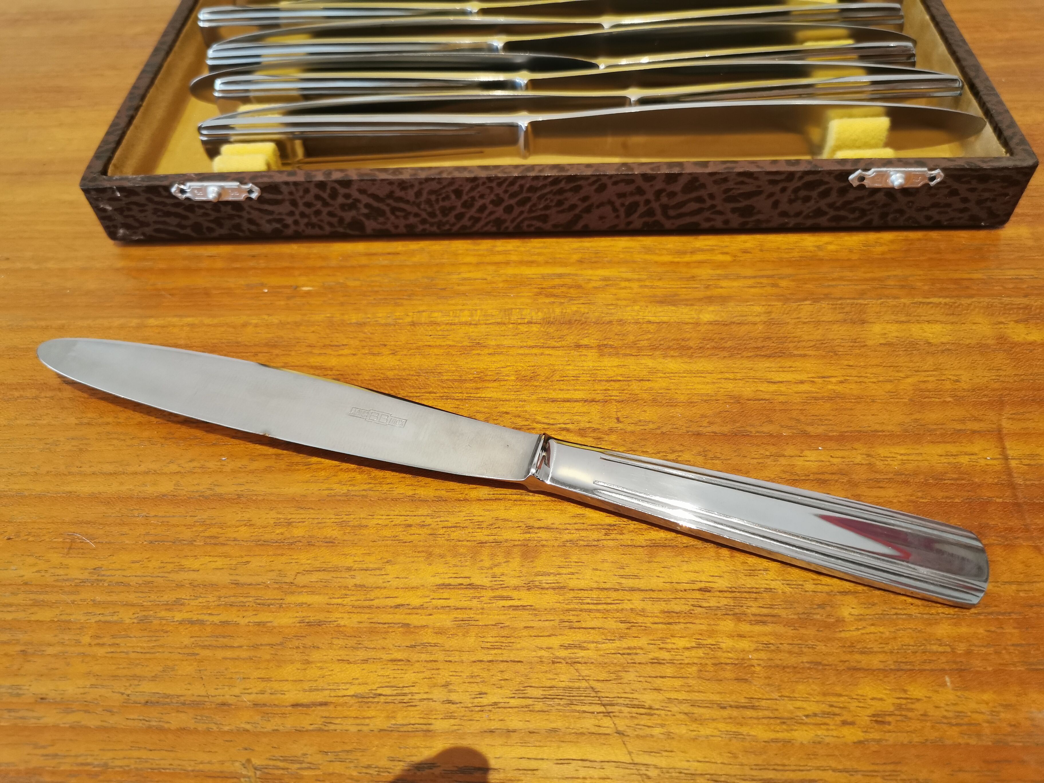 Ménagère de couteaux