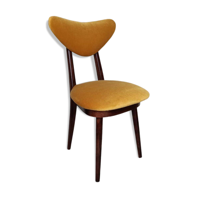 Chaise cœur en velours jaune, bois de noyer, milieu du siècle, Pologne, années 1960