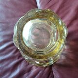 Vase verre jaune 18 cm de haut signé P. D'avesn France
