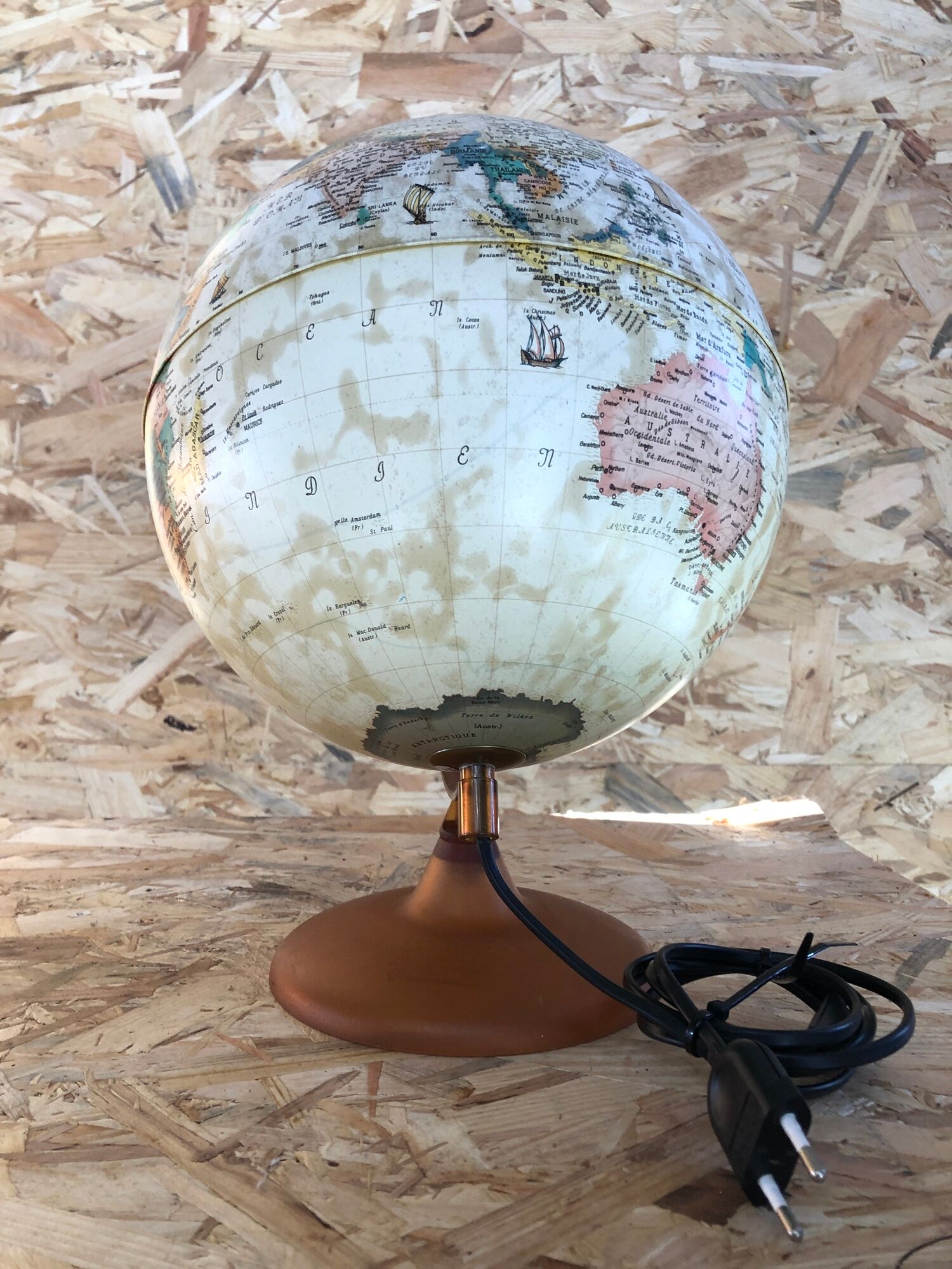 Old globe world map tecnodidattica beige