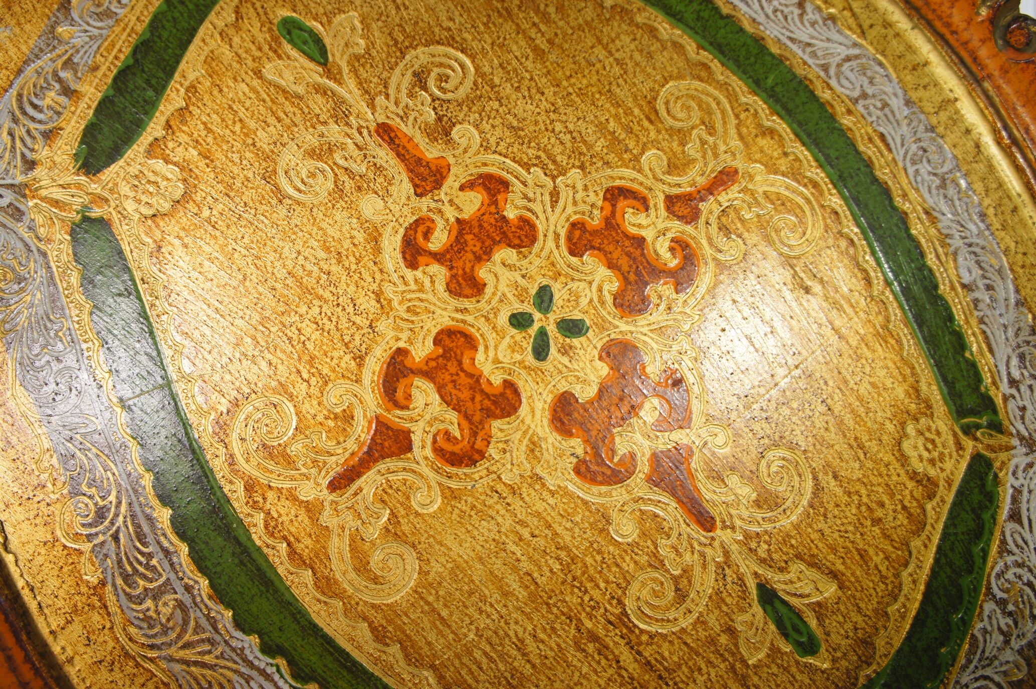Venetian/Florentin tray in vintage painted wood