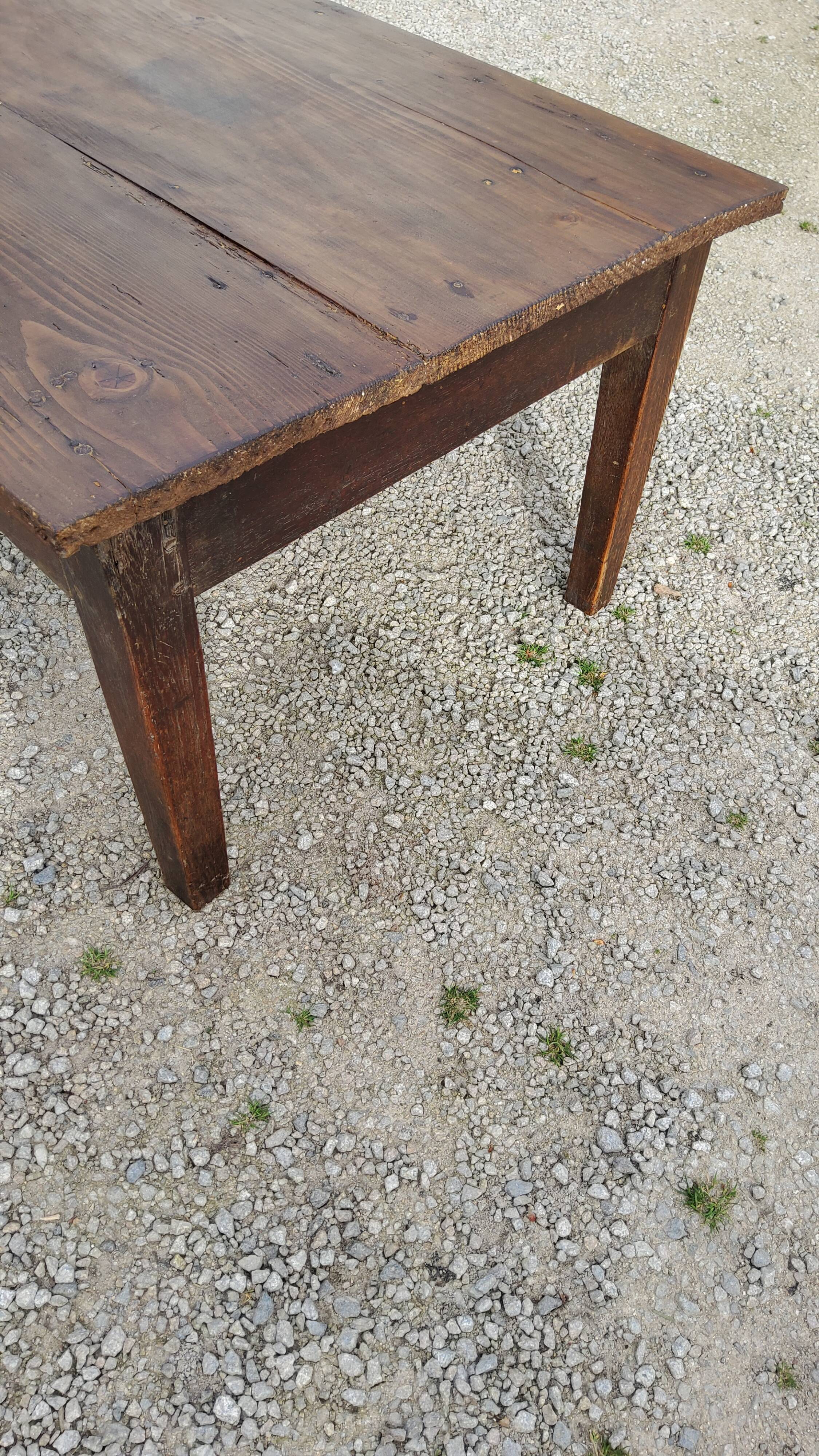 Farm coffee table in oak and fir spindle feet