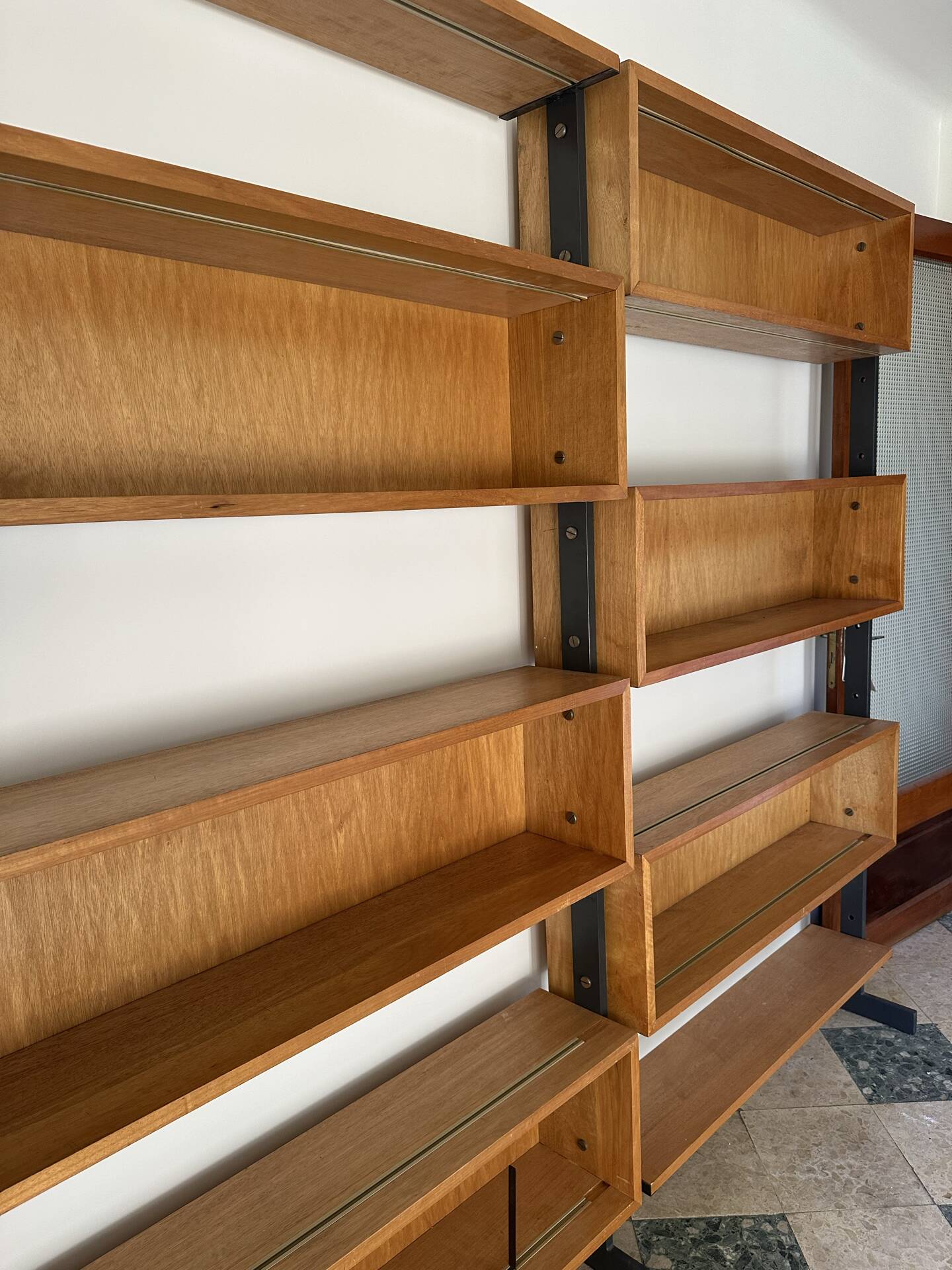 Grande bibliothèque design scandinave 1960