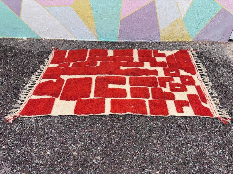 Handmade traditional pure wool rug, red, size 150 x 250 cm.