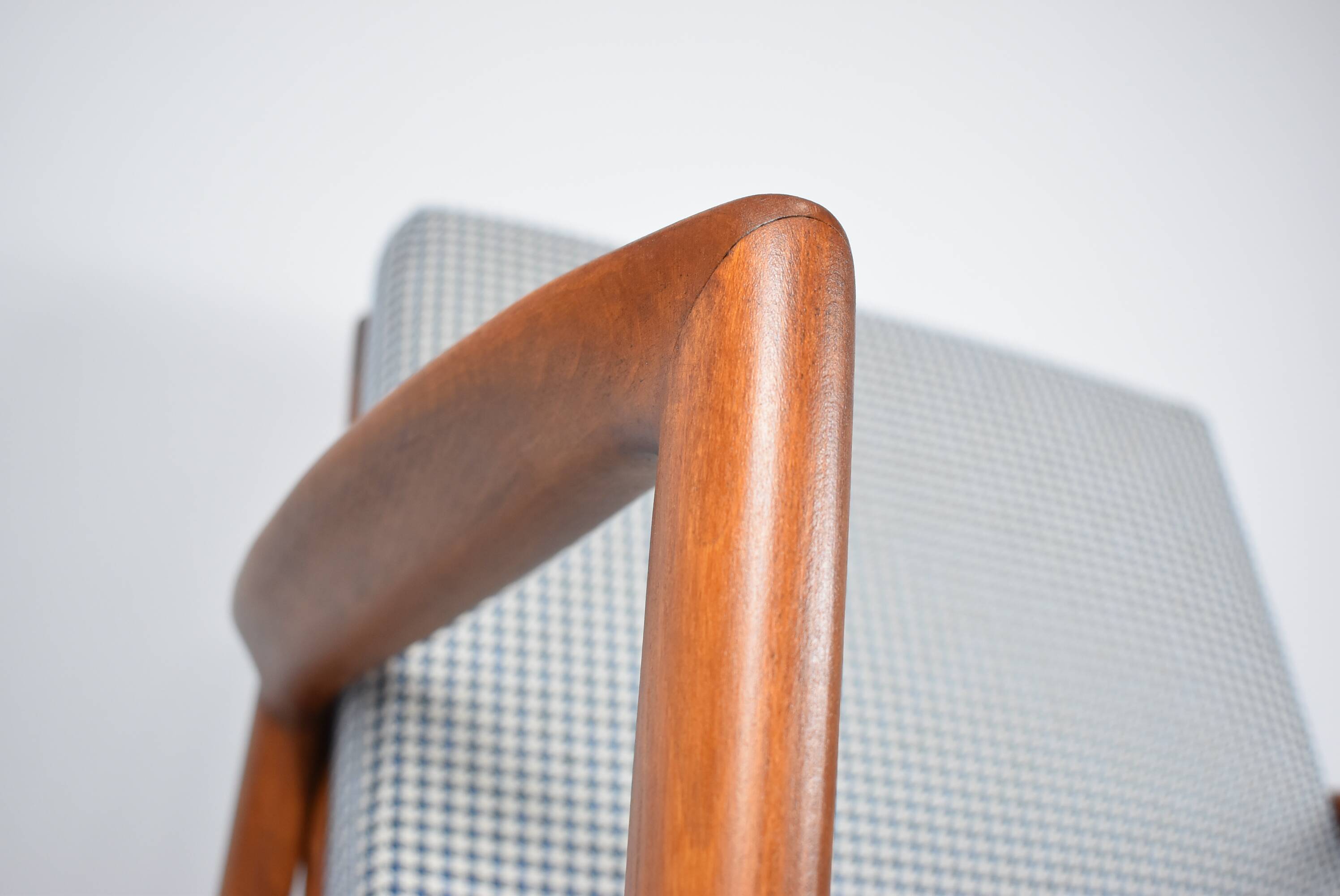 Fauteuil scandinave original Stefan, entièrement restauré, icône des années 1960, pied de poule