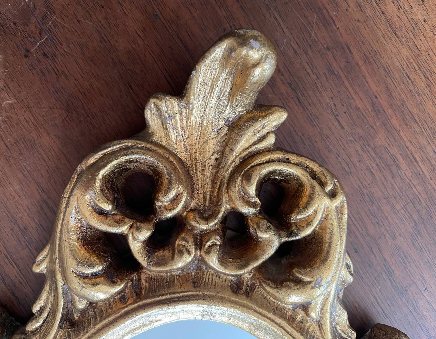 Golden rockery mirror