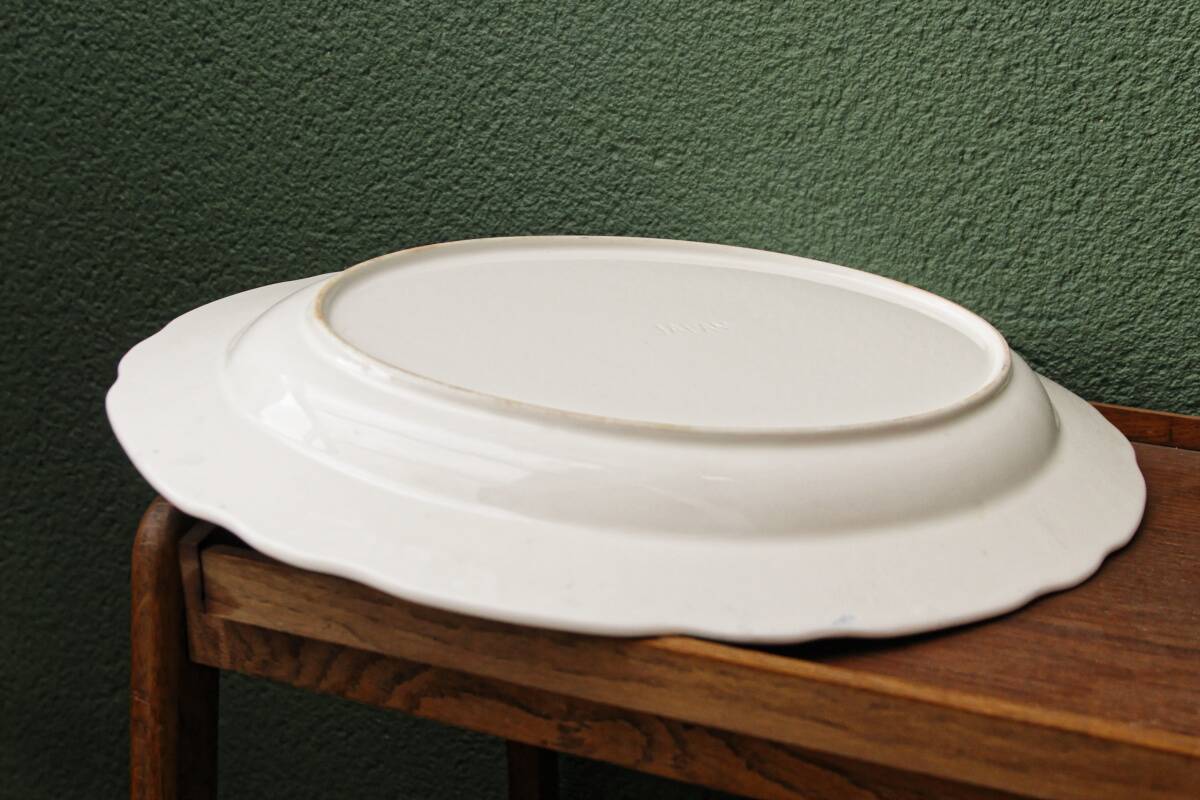 Pair of Japanese ceramic dishes
