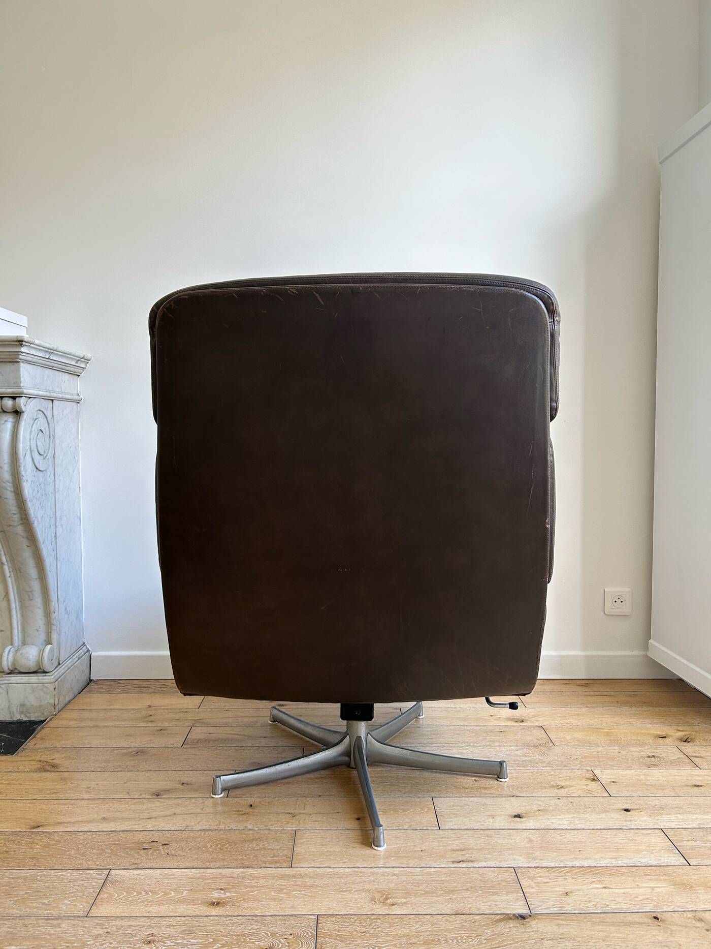 Vintage leather and steel swivel chair, 1970s, Walter Knoll