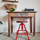 Adjustable painter's stool red base