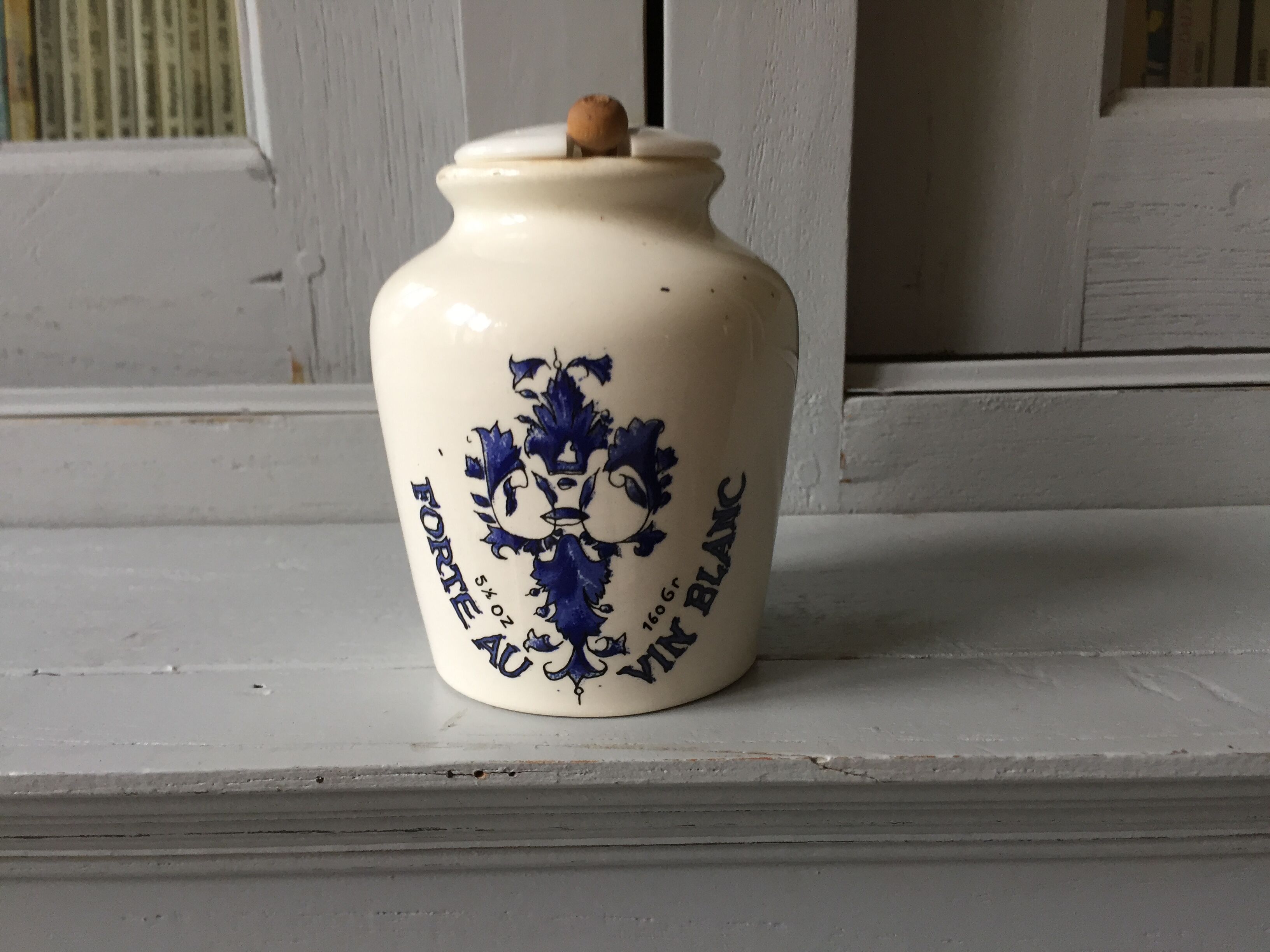 mustard pot