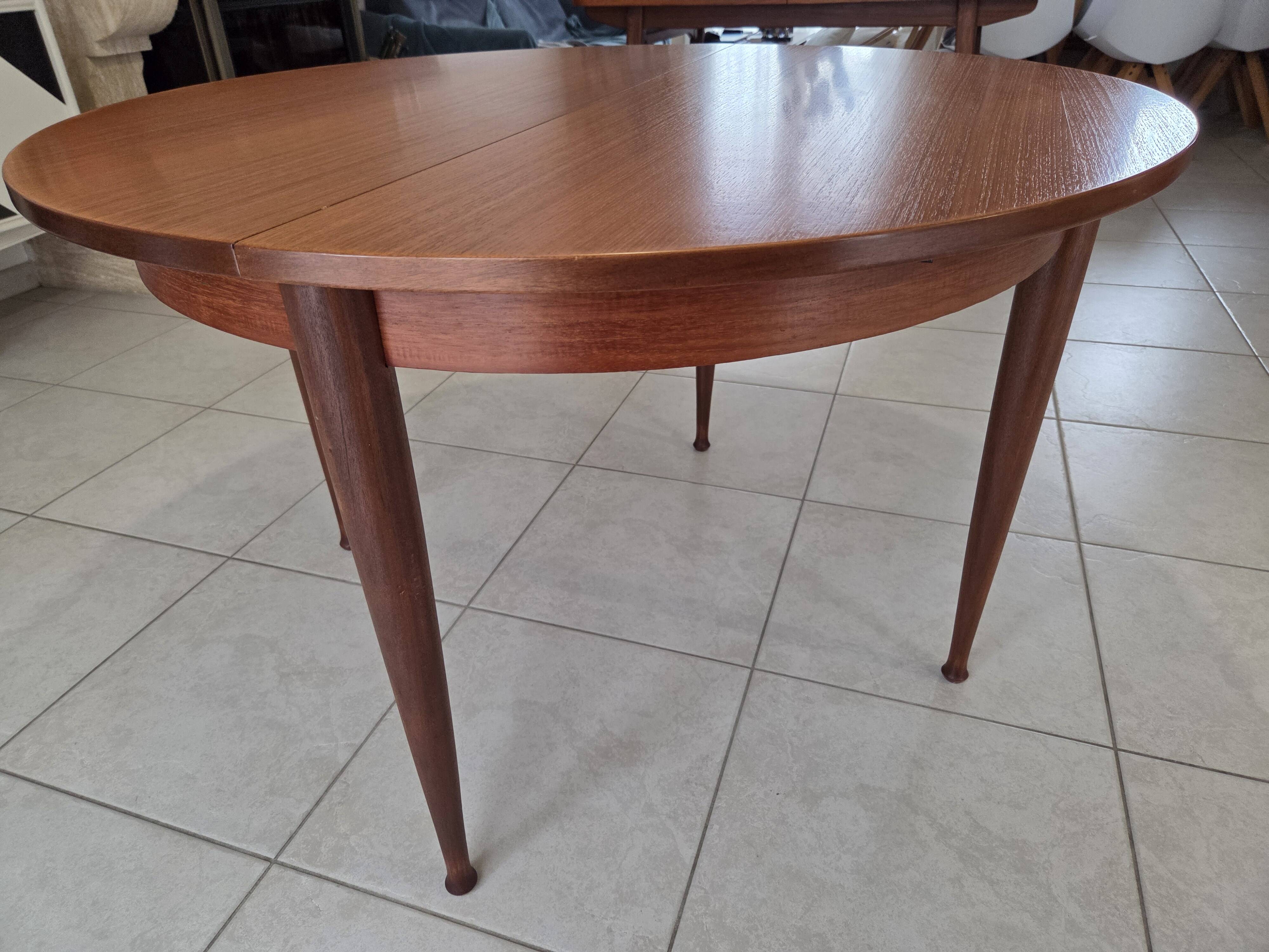 Round teak table in Scandinavian design from the late 1960s.